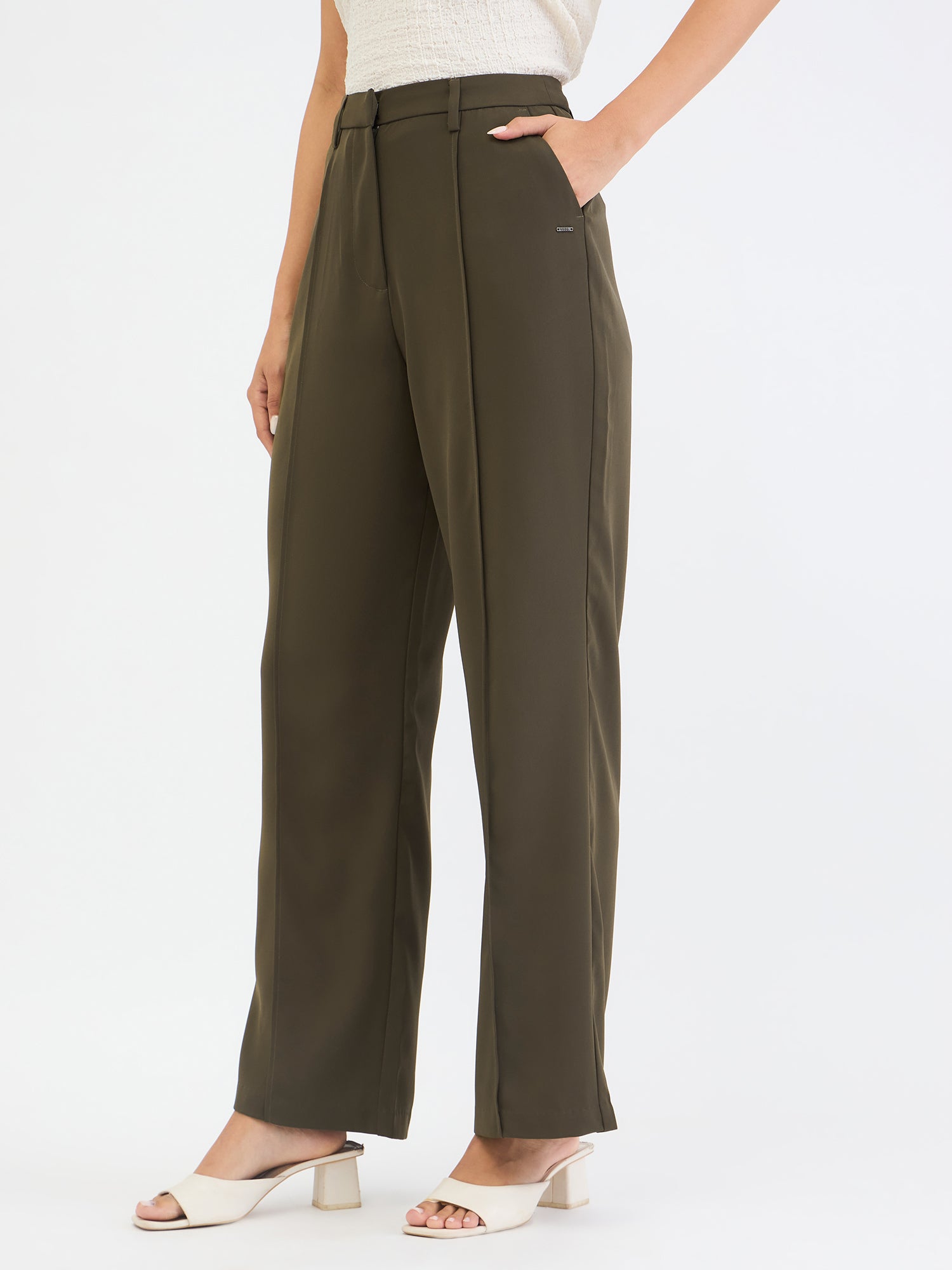 Elle Women Green Flared Fit Solid Trouser