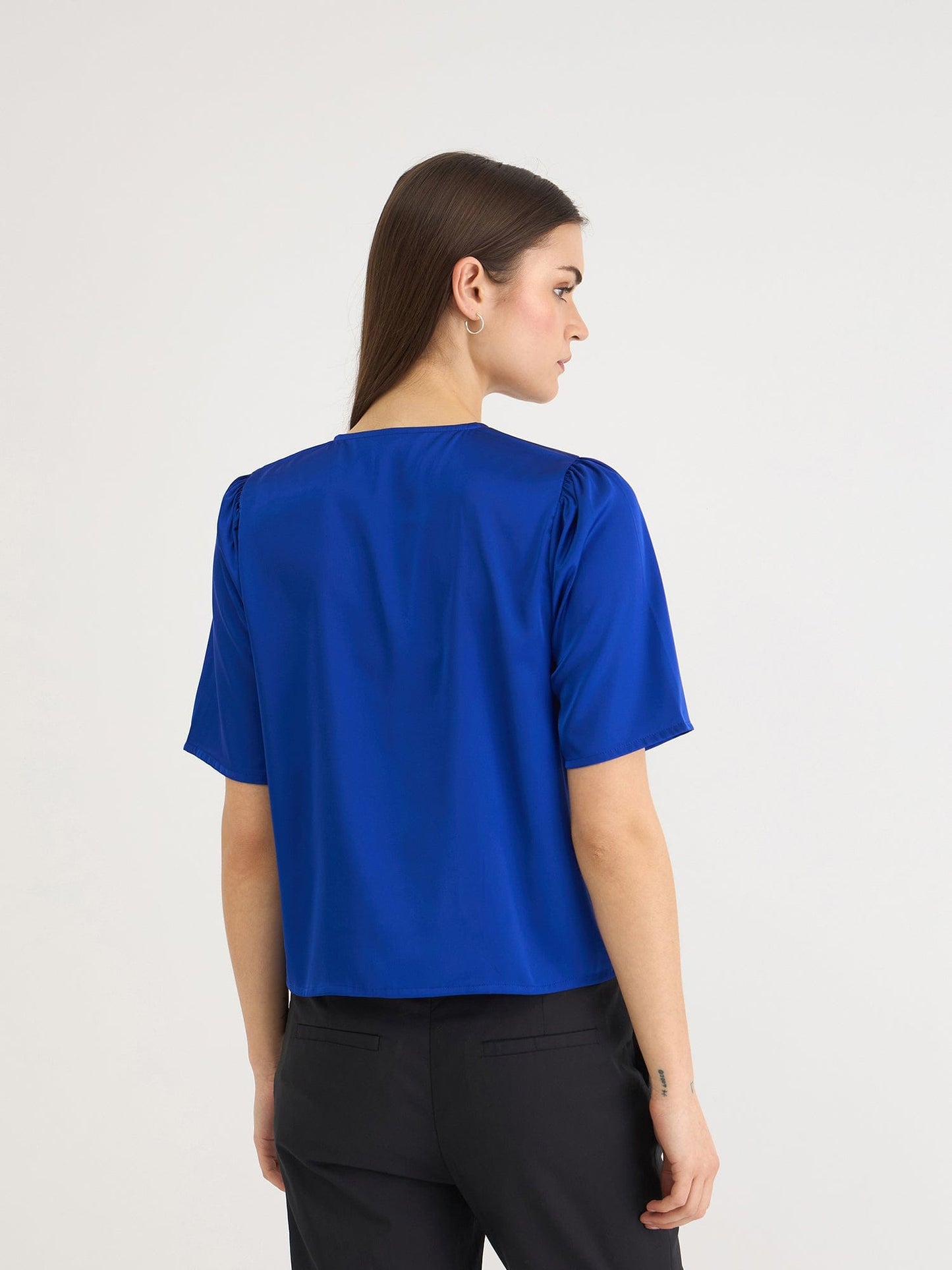 Elle Women Blue Solid V Neck Top