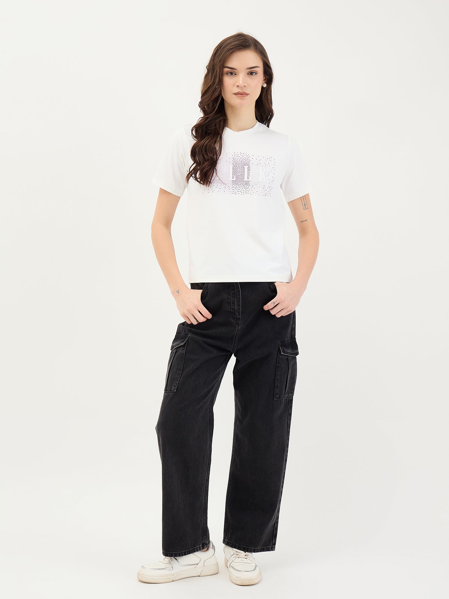 Elle Women White Solid Round Neck TShirt