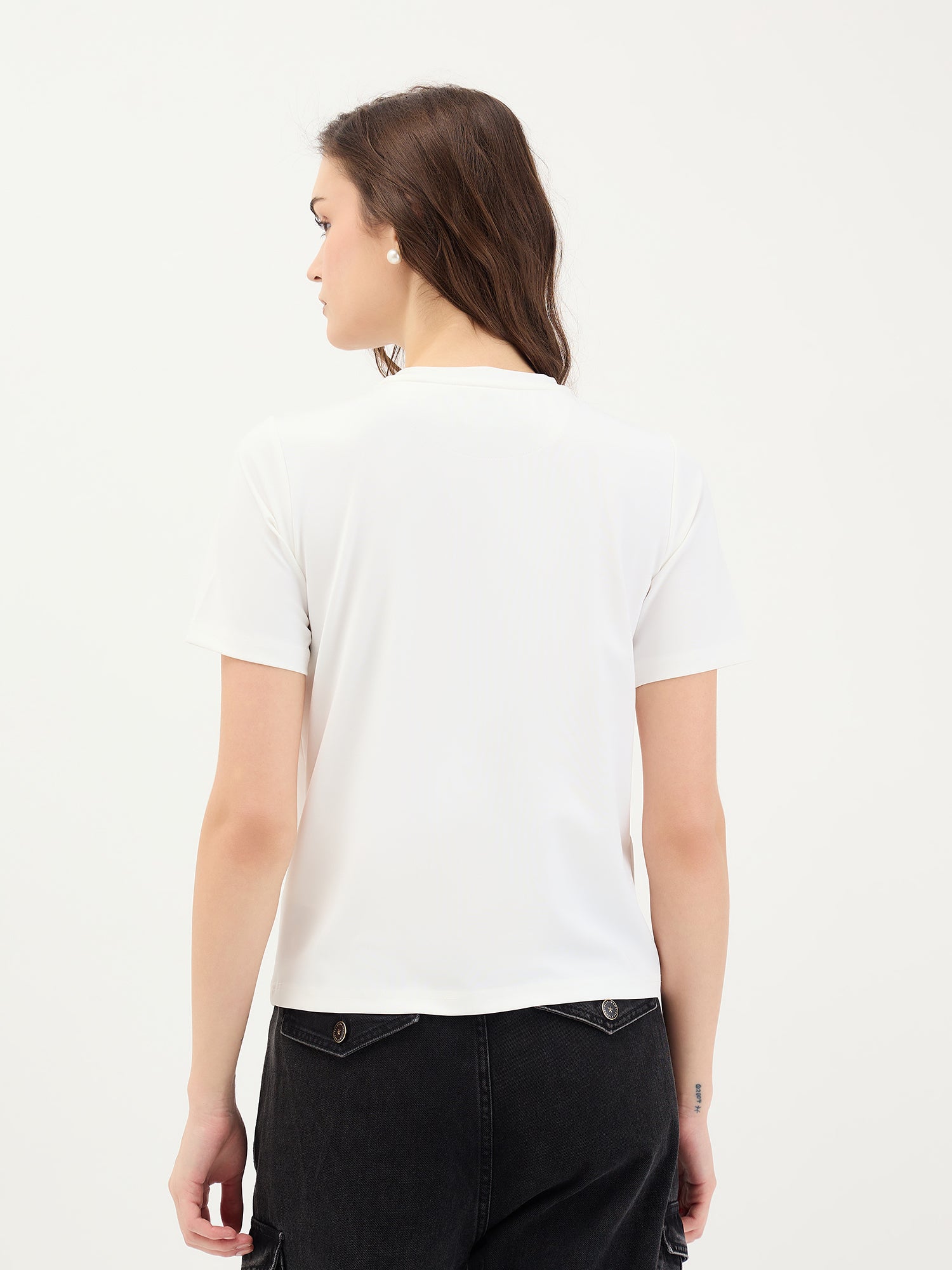 Elle Women White Solid Round Neck TShirt