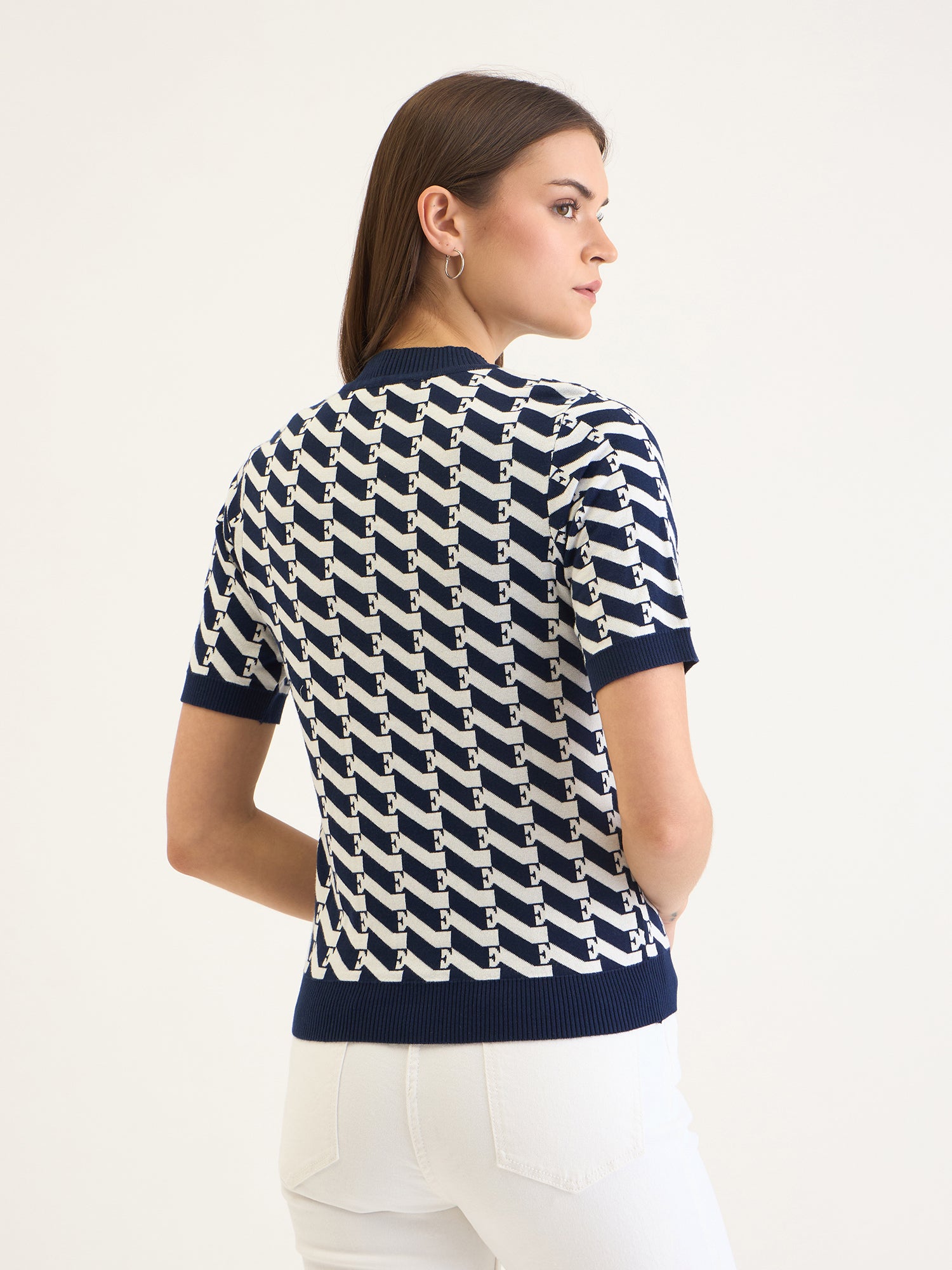 Elle Women White Knitted Collar TShirt