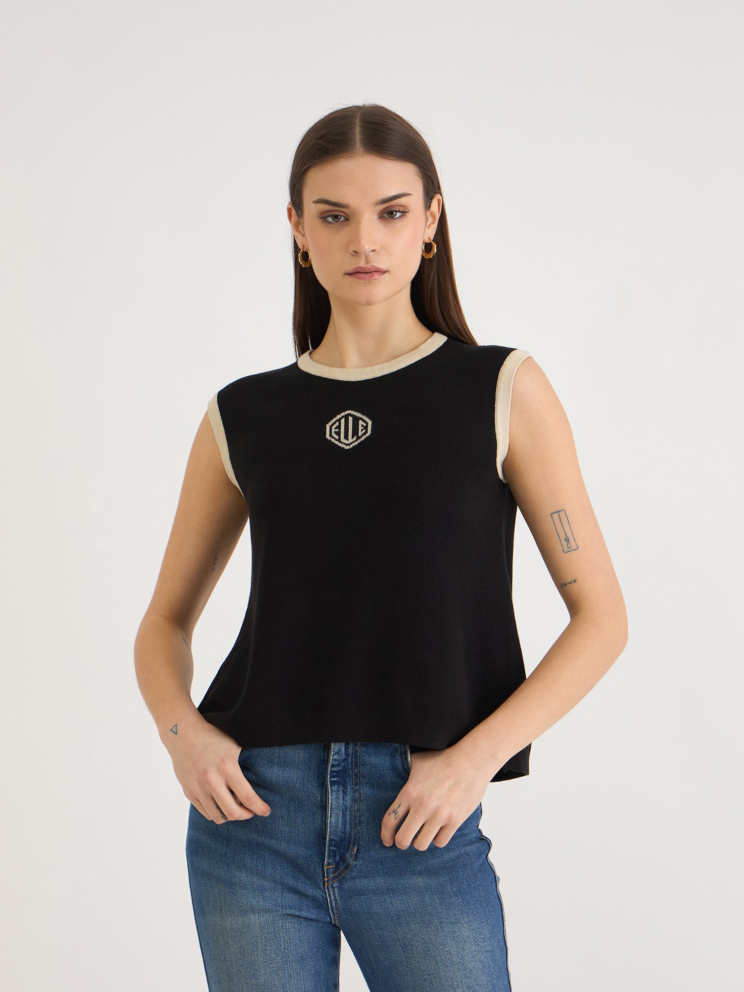 Elle Women Black Knitted Round Neck Tshirt