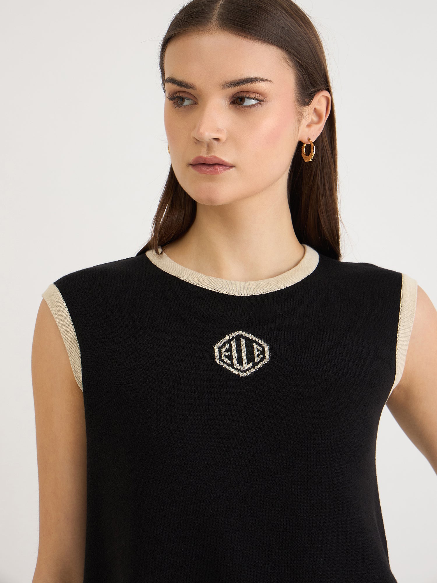 Elle Women Black Knitted Round Neck Tshirt