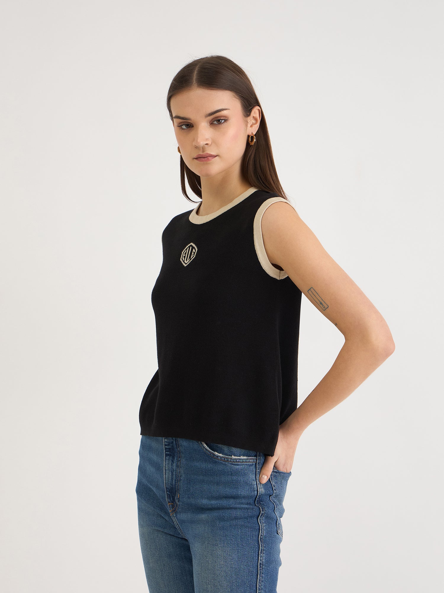 Elle Women Black Knitted Round Neck Tshirt