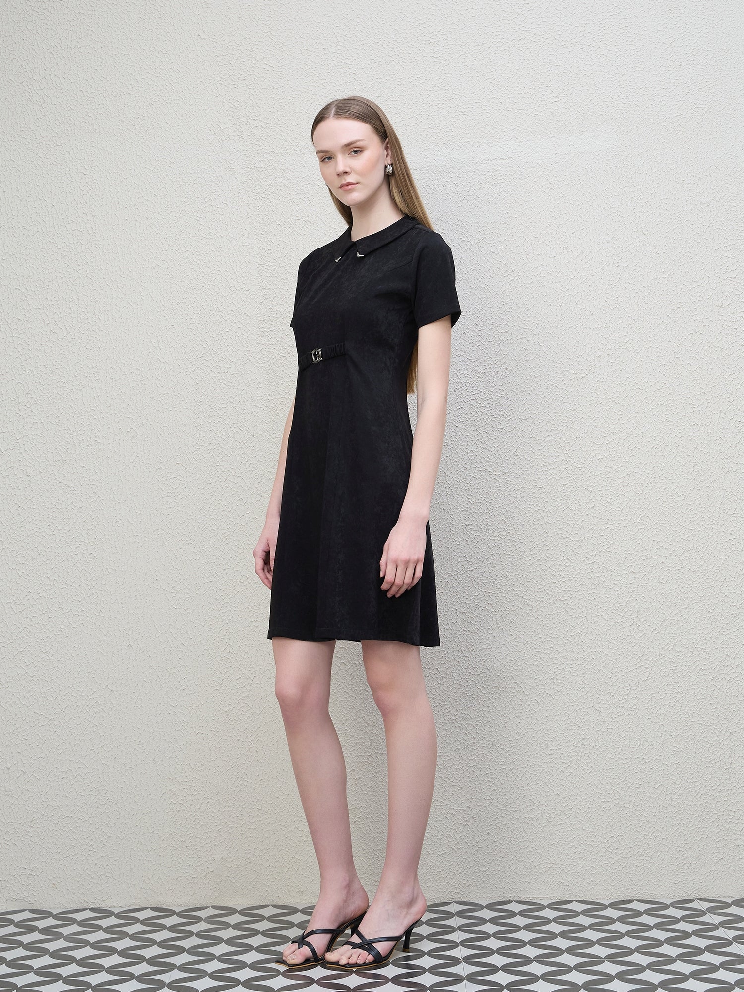 Iconic Women Black Solid Peterpan Collar Dress