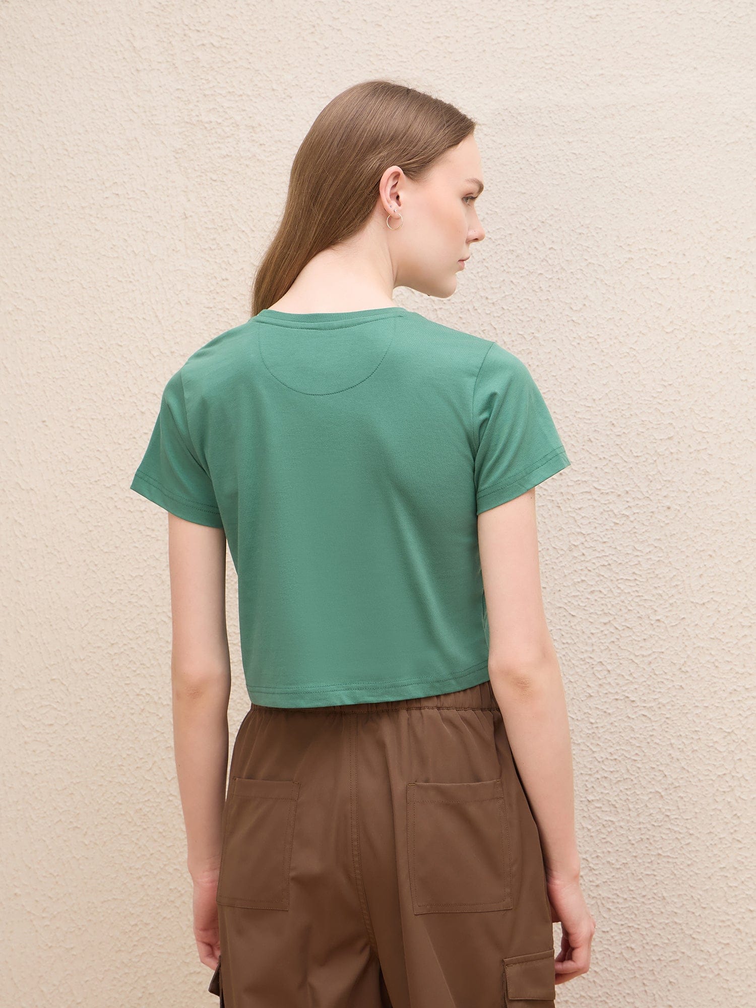 Iconic Women Green Solid Crew Neck Tshirt