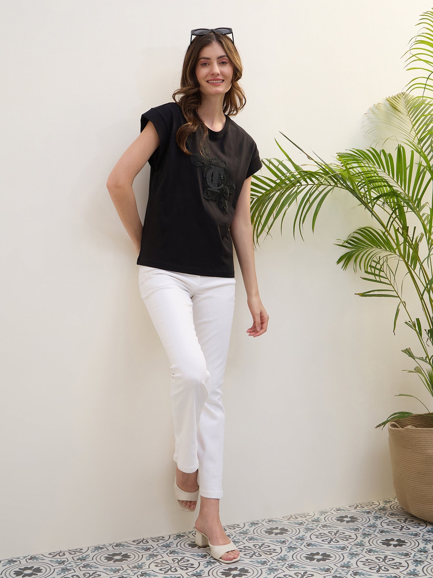 Iconic Women Black Solid Crew Neck TShirt