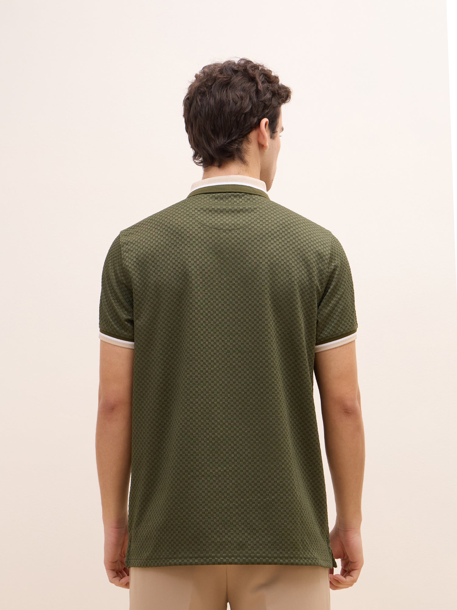 Iconic Men Green Textured Polo Tshirt