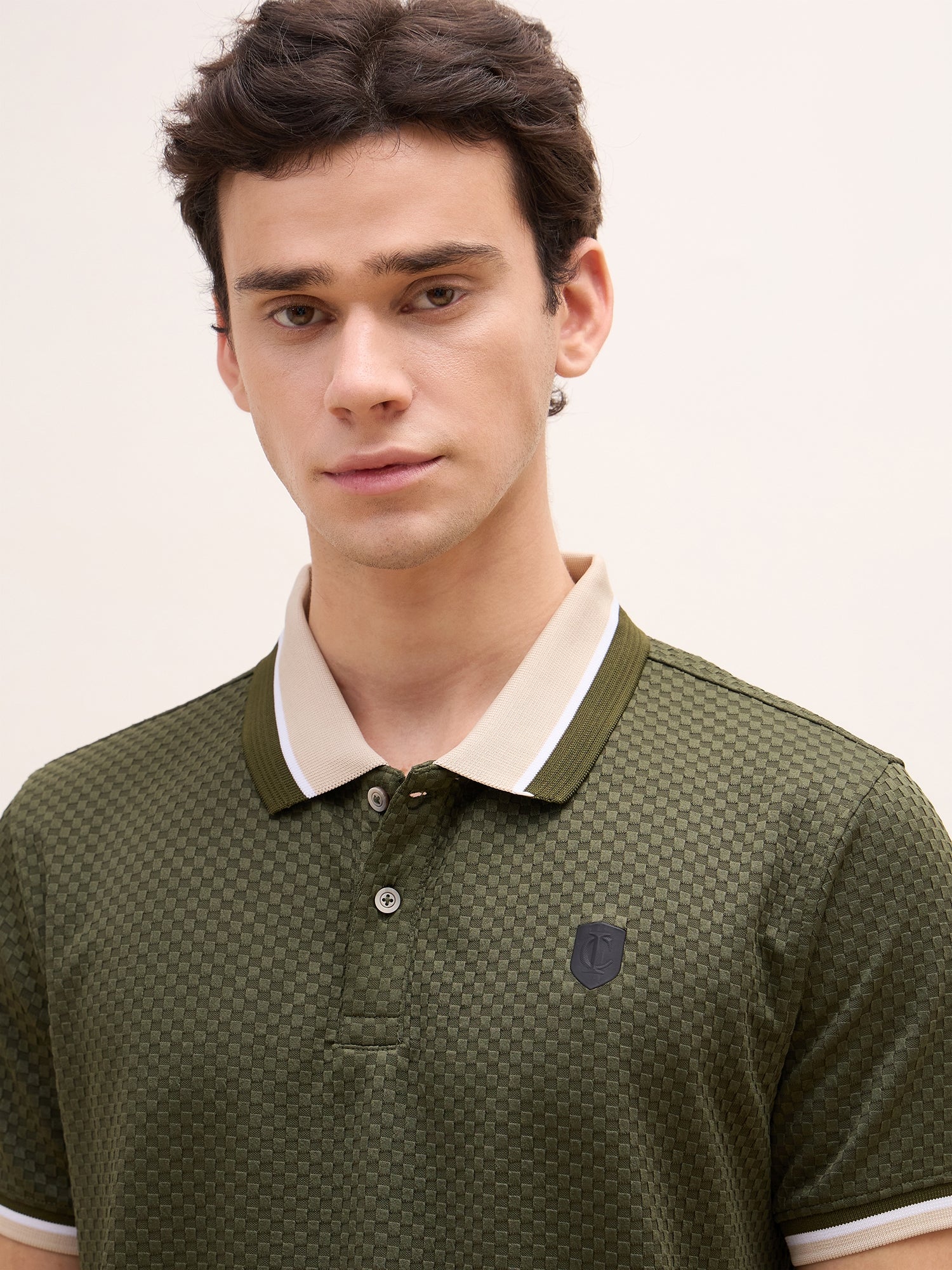 Iconic Men Green Textured Polo Tshirt