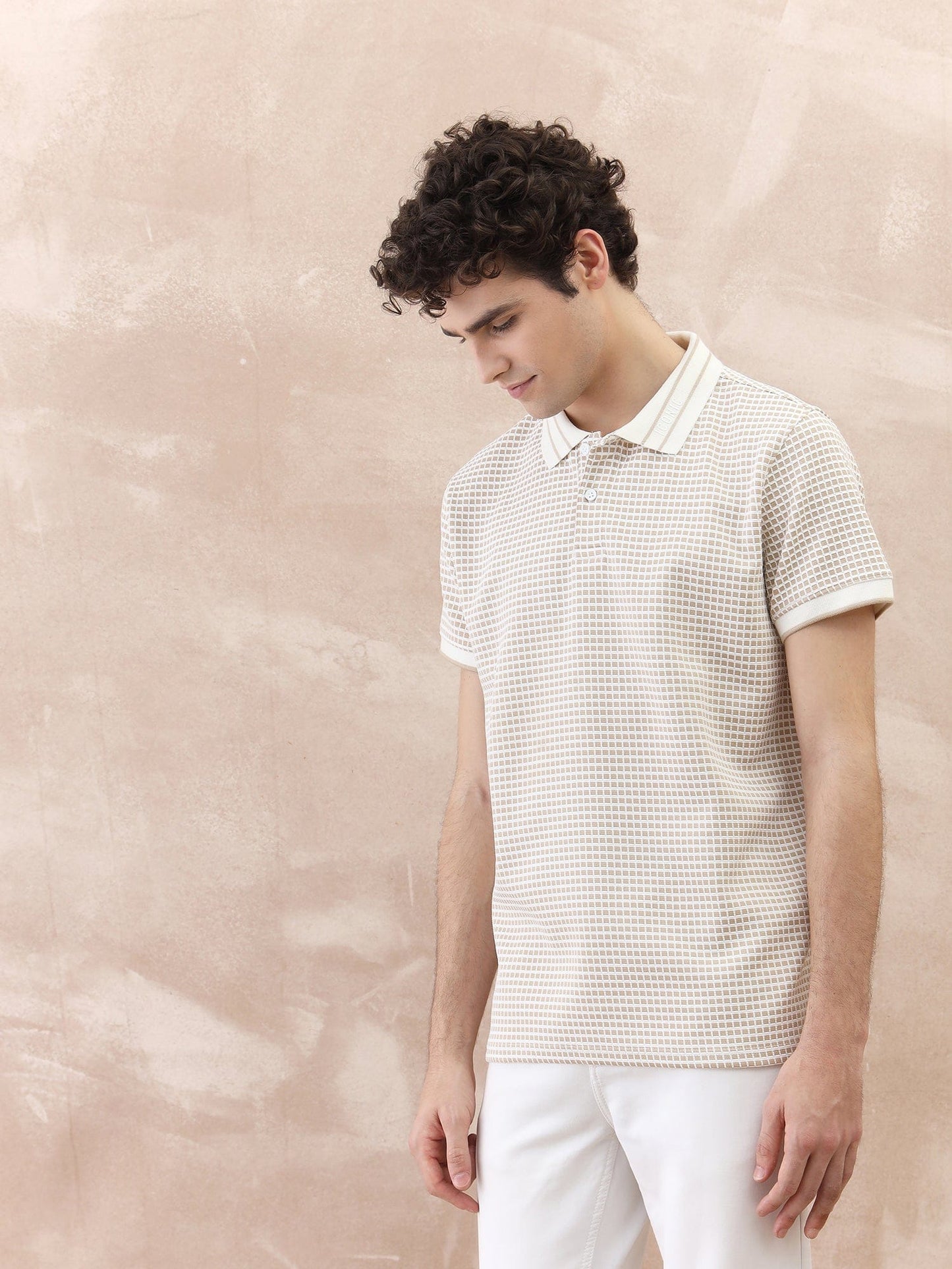 Iconic Men Brown Textured Collar Polo Tshirt