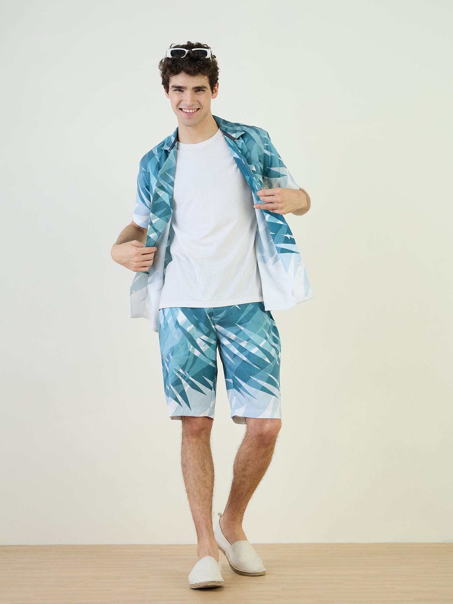 Iconic Men Blue Regular Fit Printed Shorts