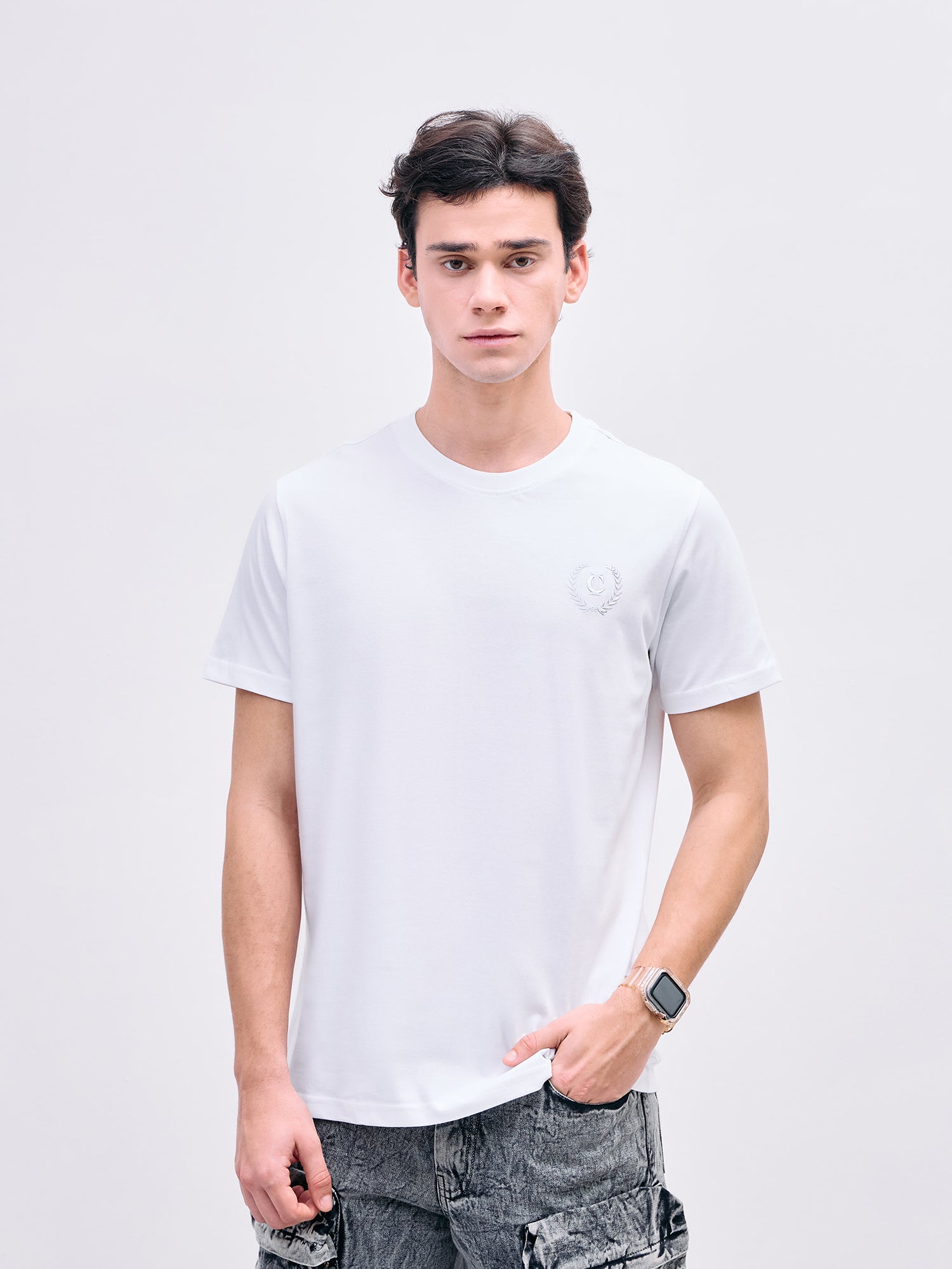 Iconic Men White Solid Crew Neck Tshirt