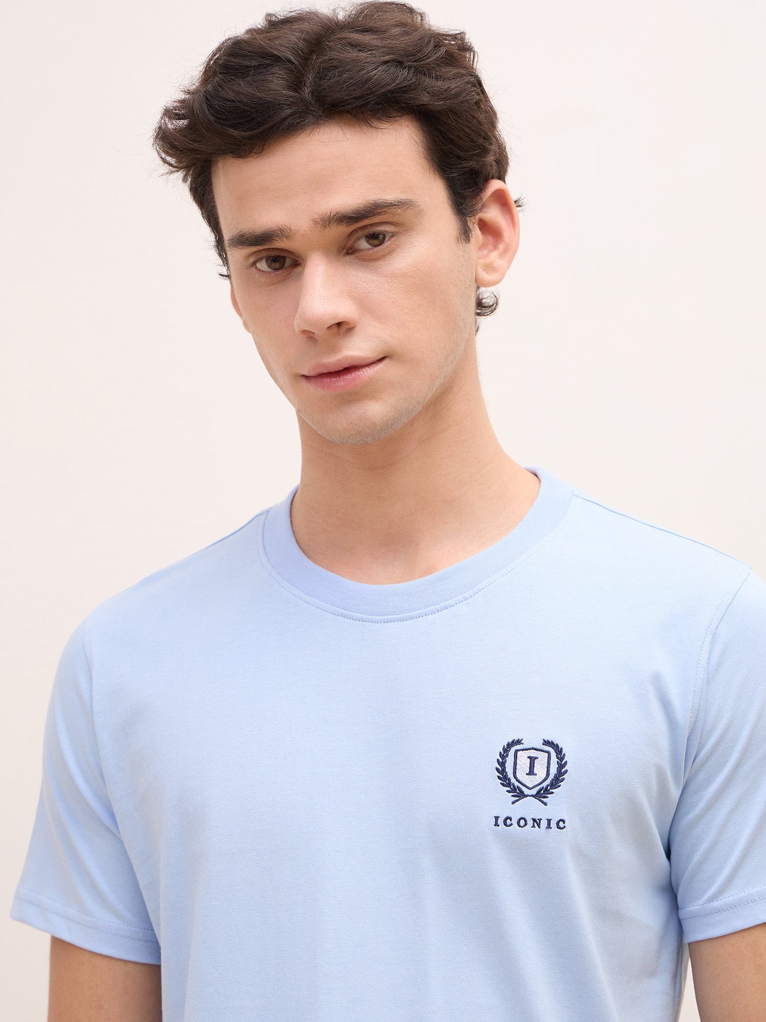 Iconic Men Blue Solid Crew Neck Tshirt