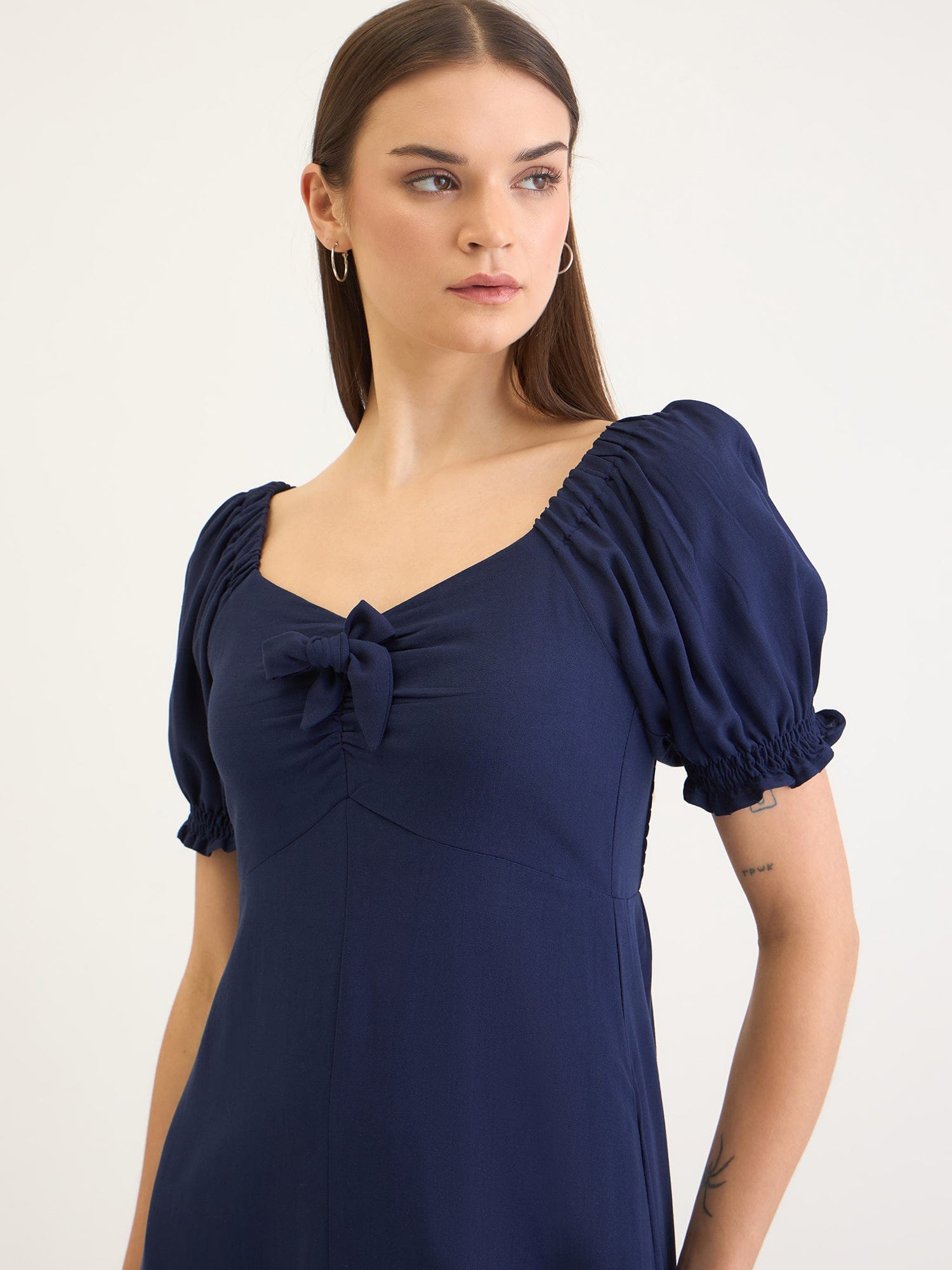 Elle Women Blue Solid Sweetheart Collar Dress