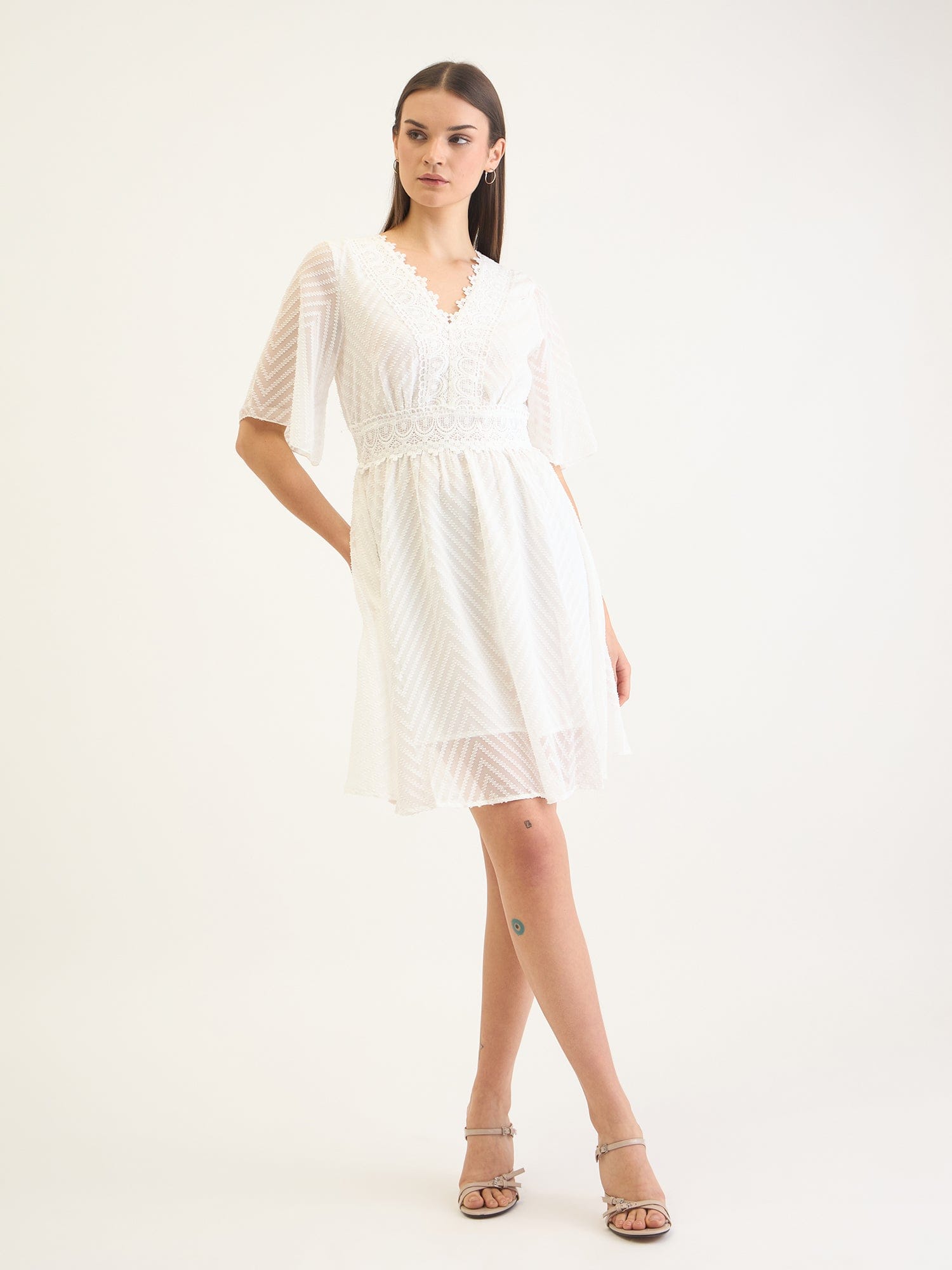 Elle Women White Solid V Neck Dress