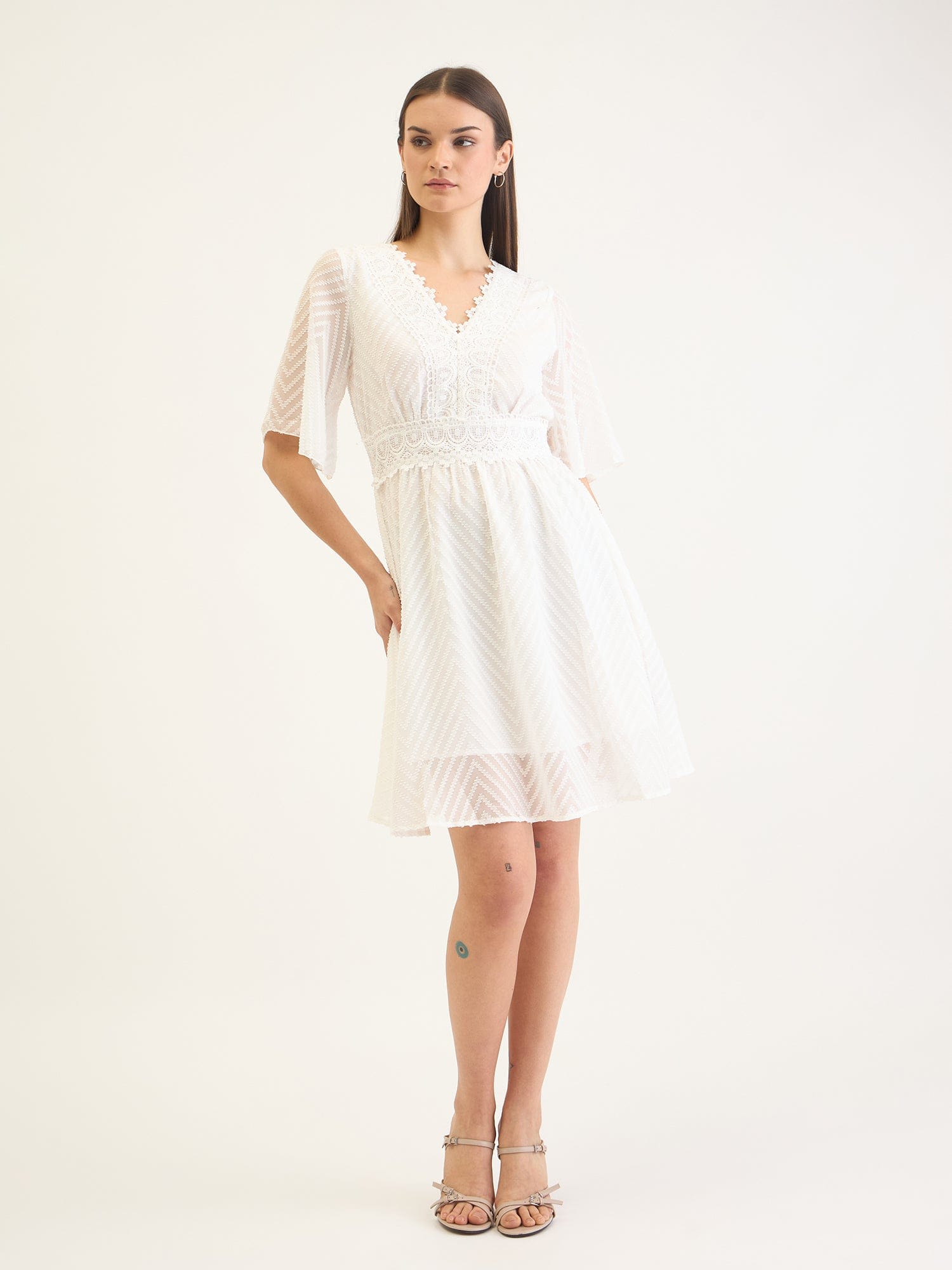 Elle Women White Solid V Neck Dress