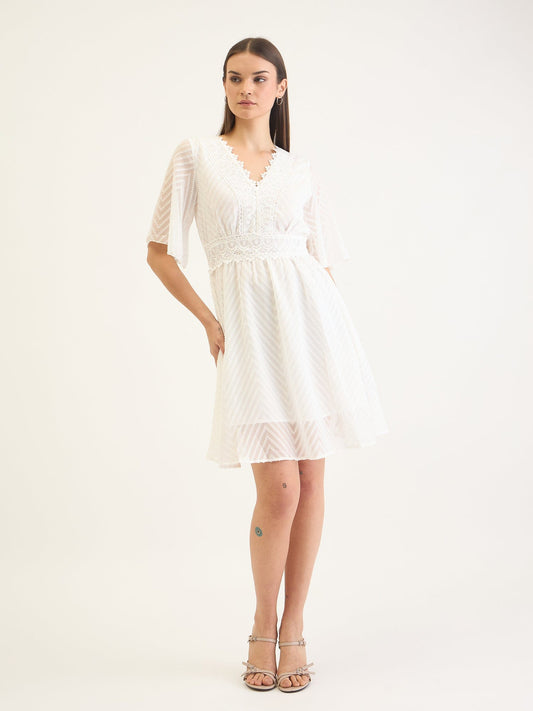 Elle Women White Solid V Neck Dress