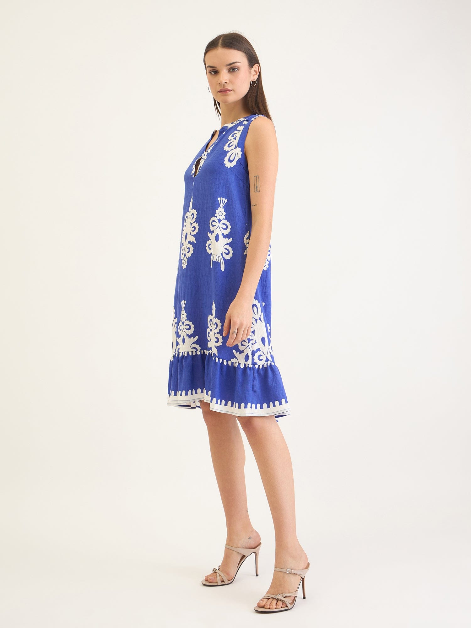 Elle Women Blue Printed V Neck Dress