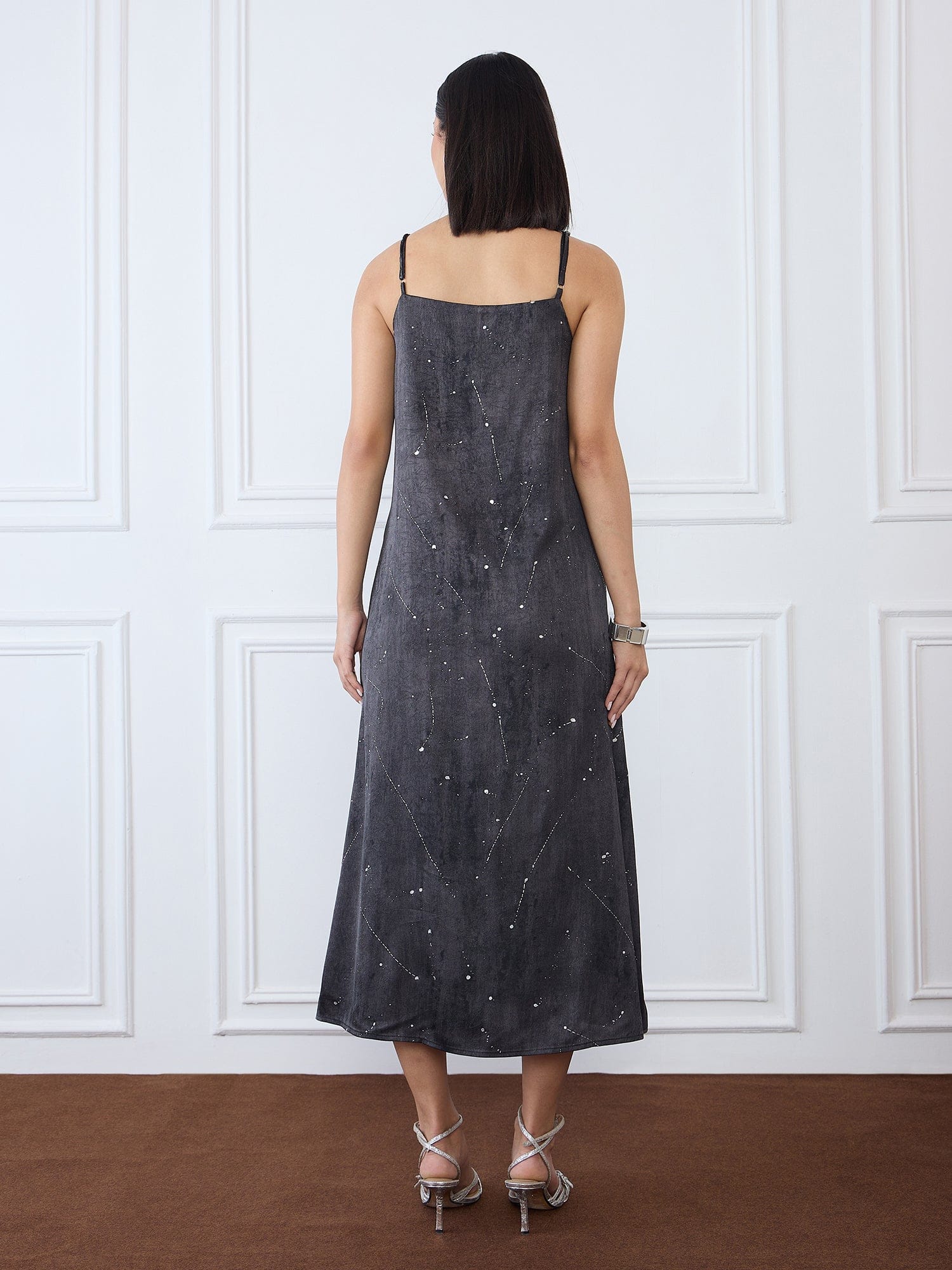 Iconic Women Black V Neck Dress