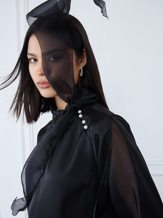 Iconic Women Black Solid Round Neck Top