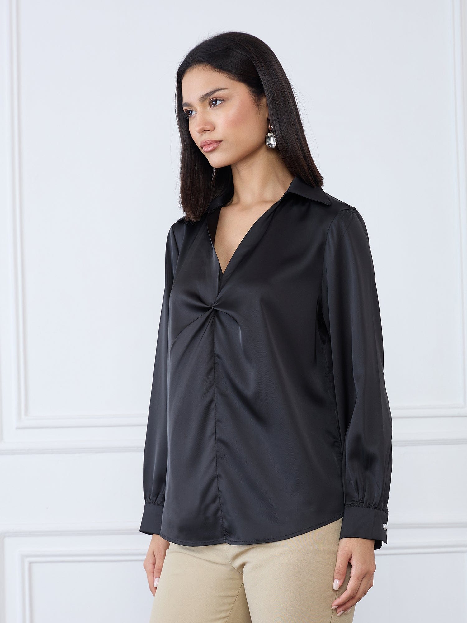 Iconic Women Black Solid Collar Top