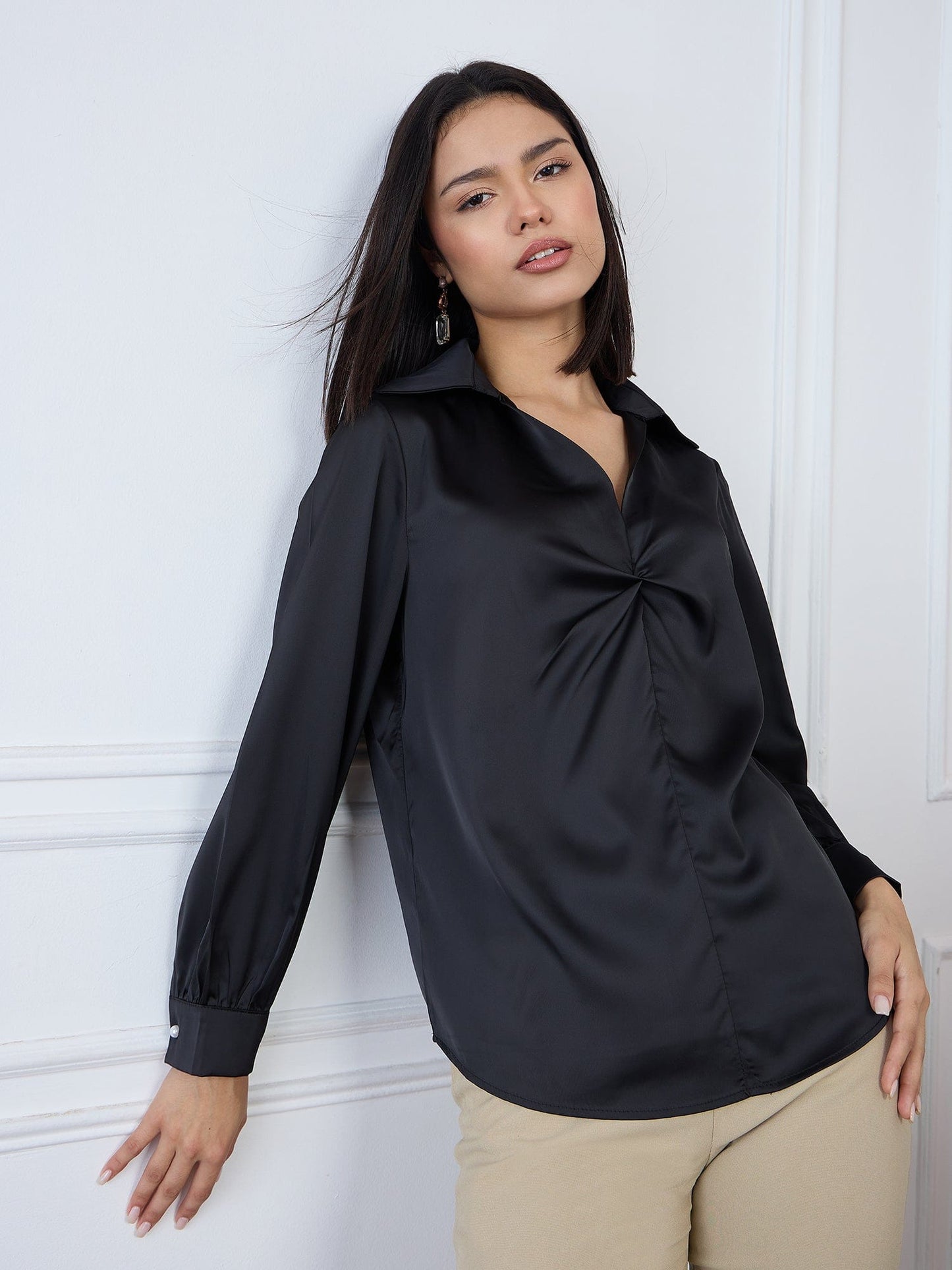 Iconic Women Black Solid Collar Top