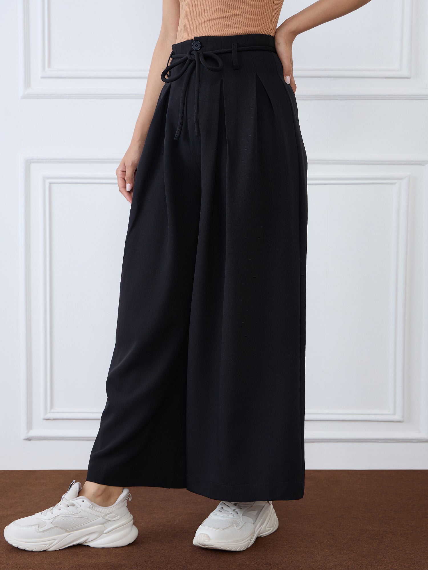 Iconic Women Black Flared Solid Trouser