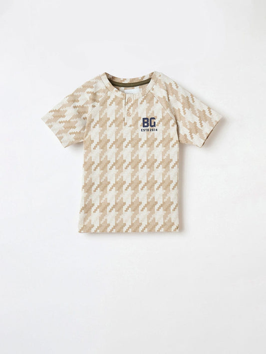 Blue Giraffe Boys White Solid Tshirt