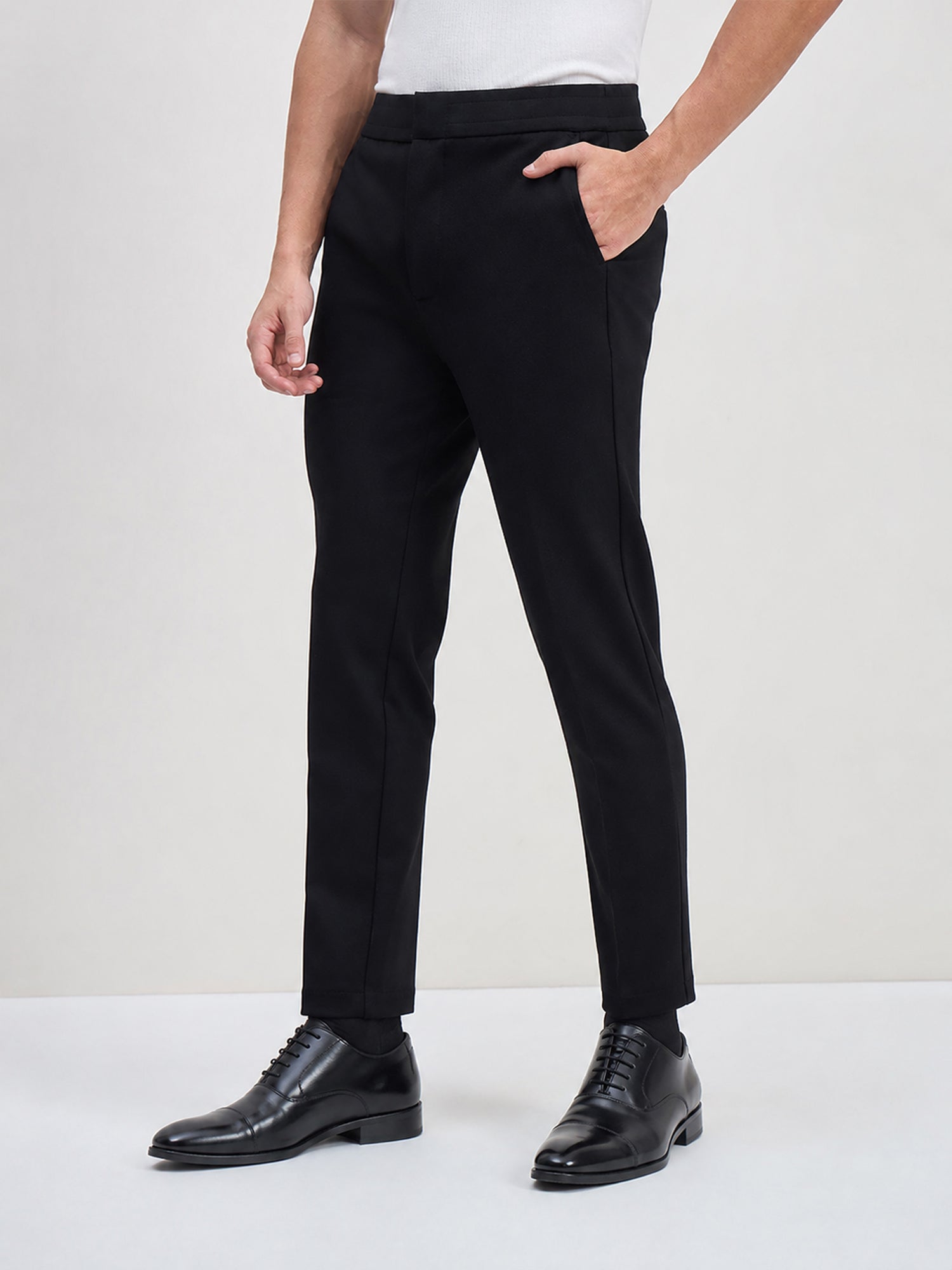 ICONIC Men Black Regular Fit Trouser