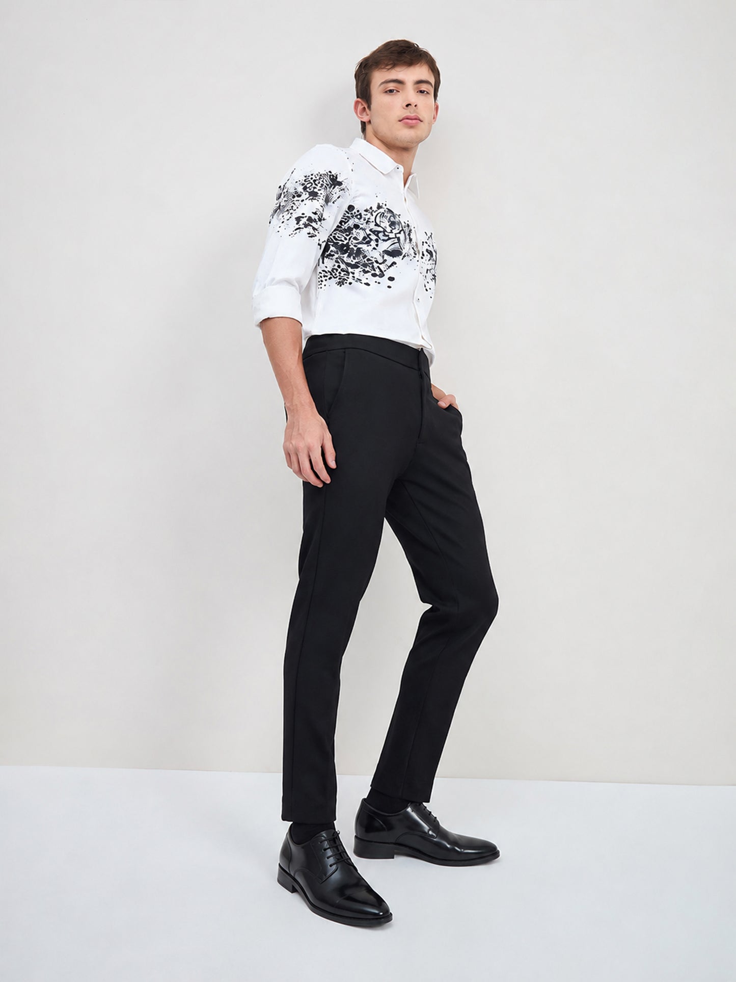 ICONIC Men Black Regular Fit Trouser