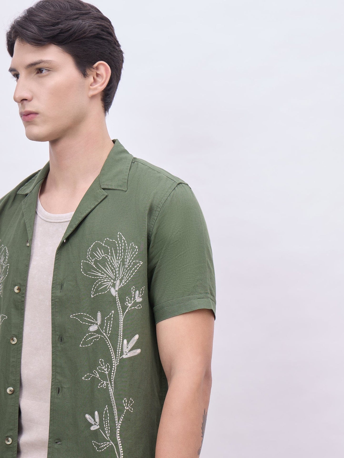 Iconic Men Green Printed Resort Collar Shirt