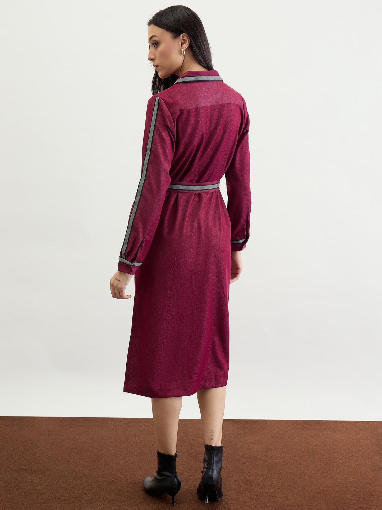 Iconic Women Red Solid Collar Dress