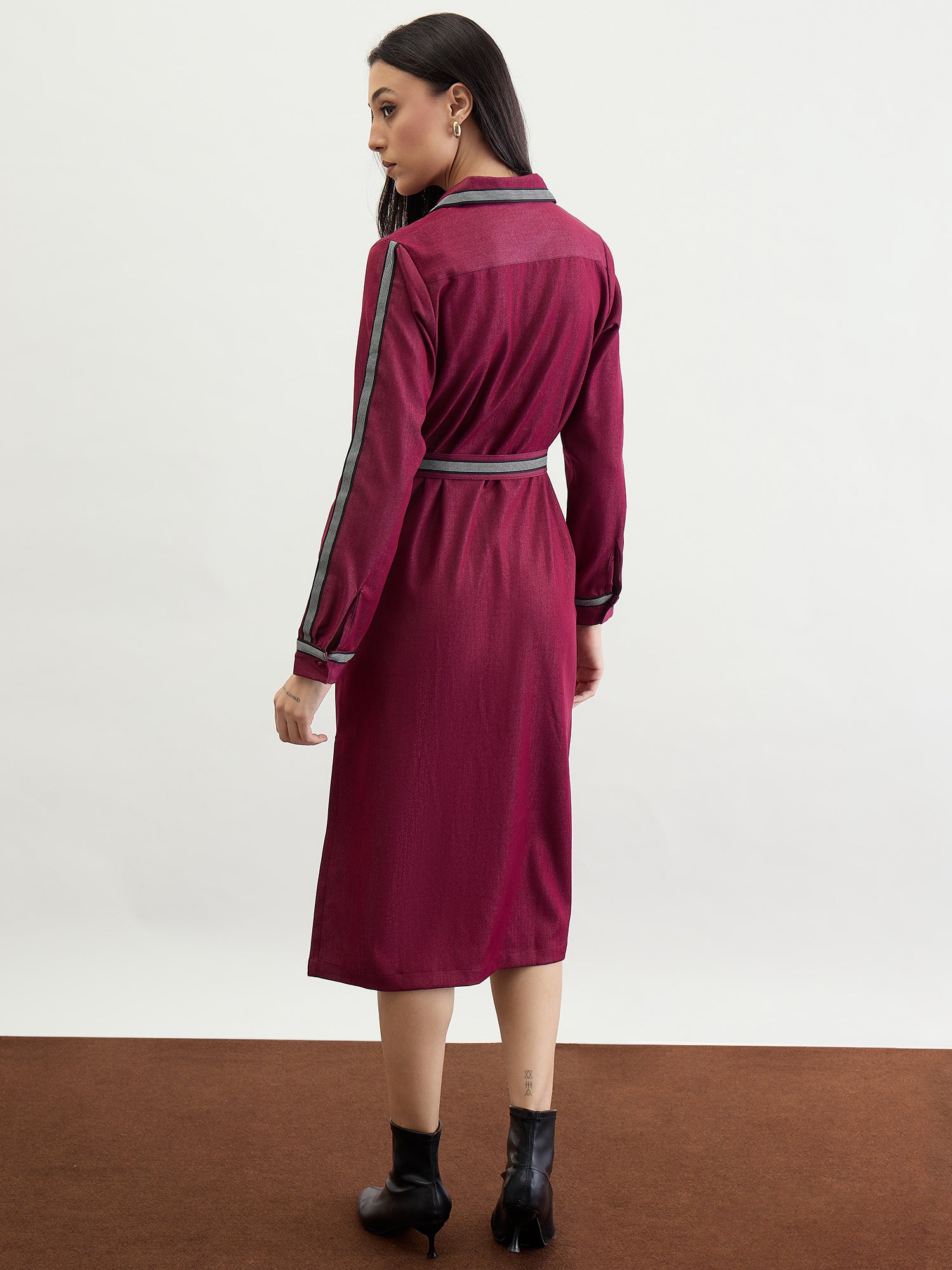 Iconic Women Red Solid Collar Dress