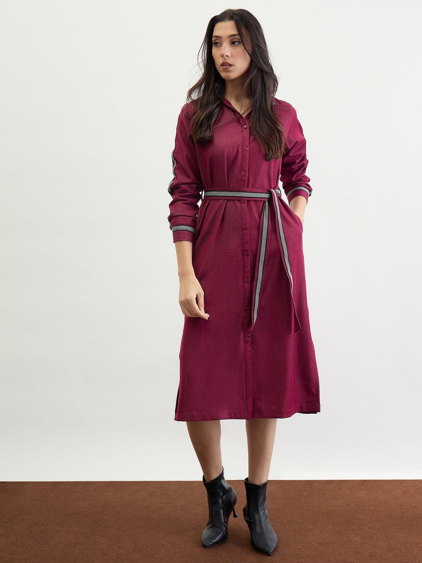 Iconic Women Red Solid Collar Dress