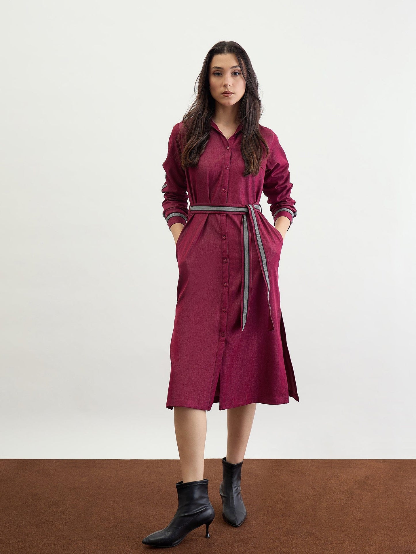 Iconic Women Red Solid Collar Dress