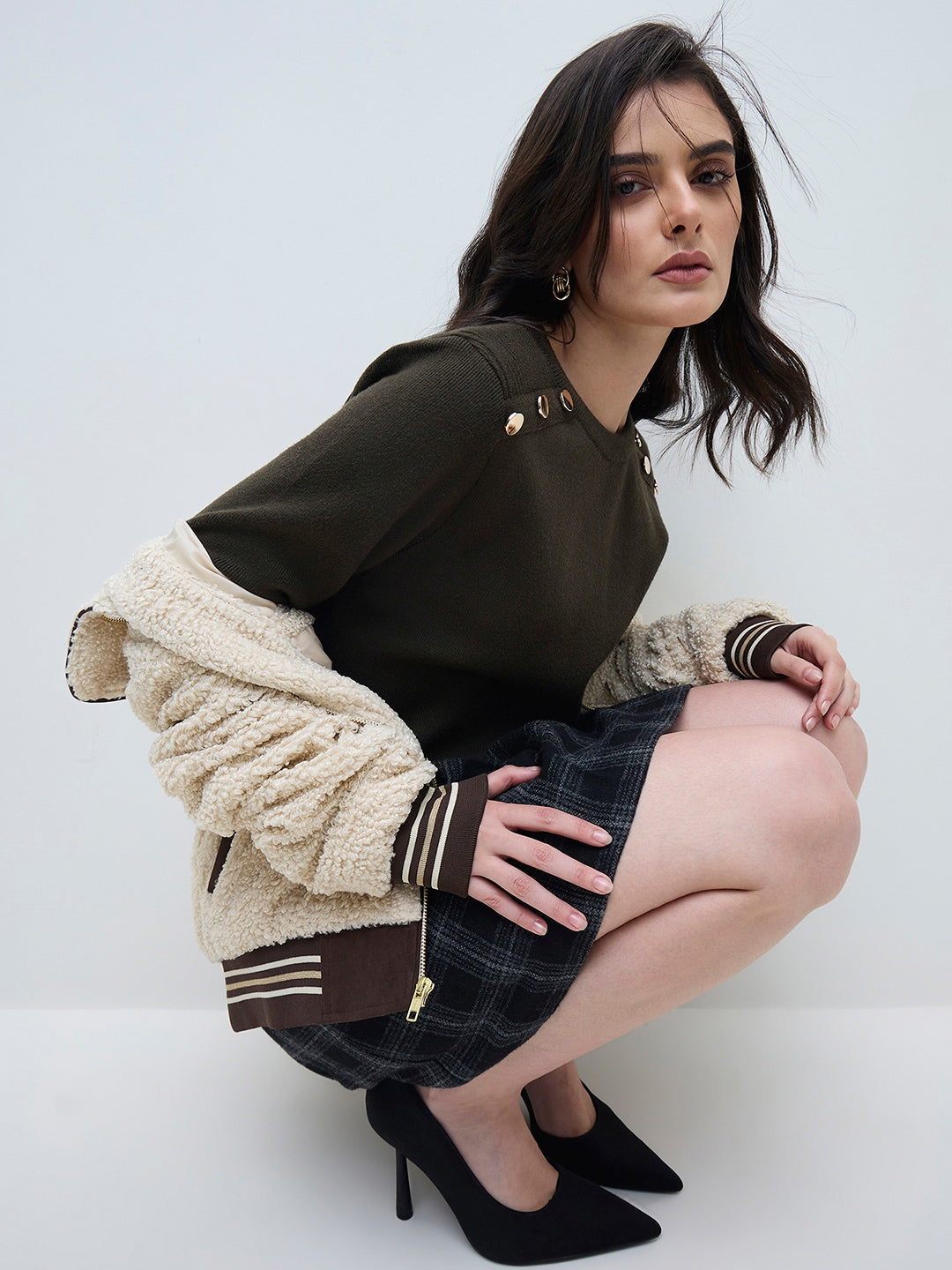 ELLE Women Olive Green Blended Solid Crew Neck Sweater