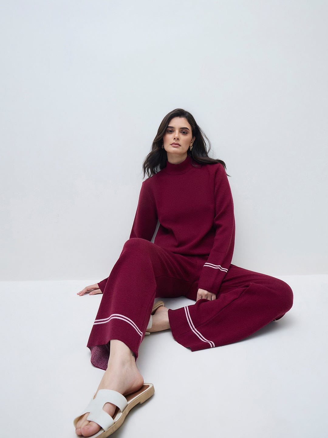 ELLE Women Wine Blended Solid Flat Knitted Ribbed Sweatpant