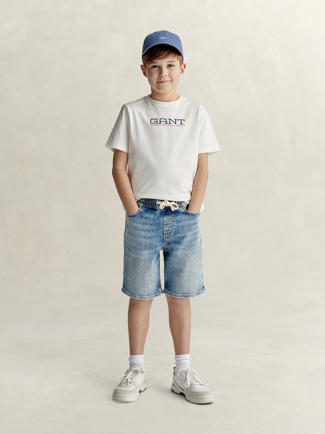 Gant Boys White Printed Regular Fit Pure Cotton T-Shirt