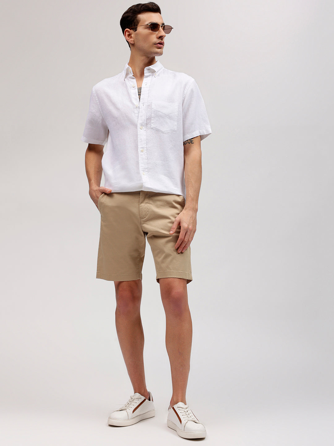 Gant Men White Solid Button-down Collar Short Sleeves Shirt