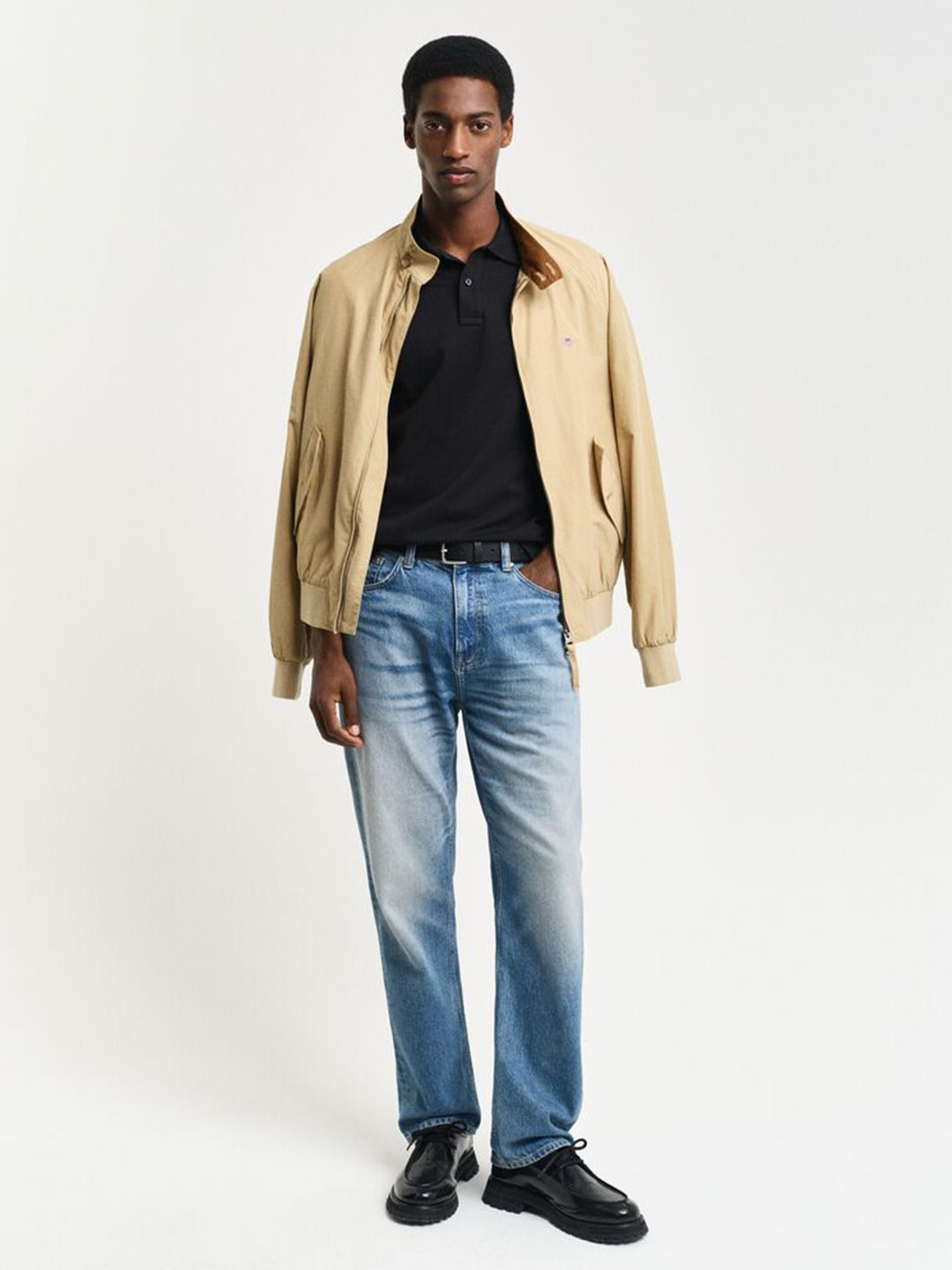 Gant Men Black Solid Collared Short Sleeves Polo Tshirt