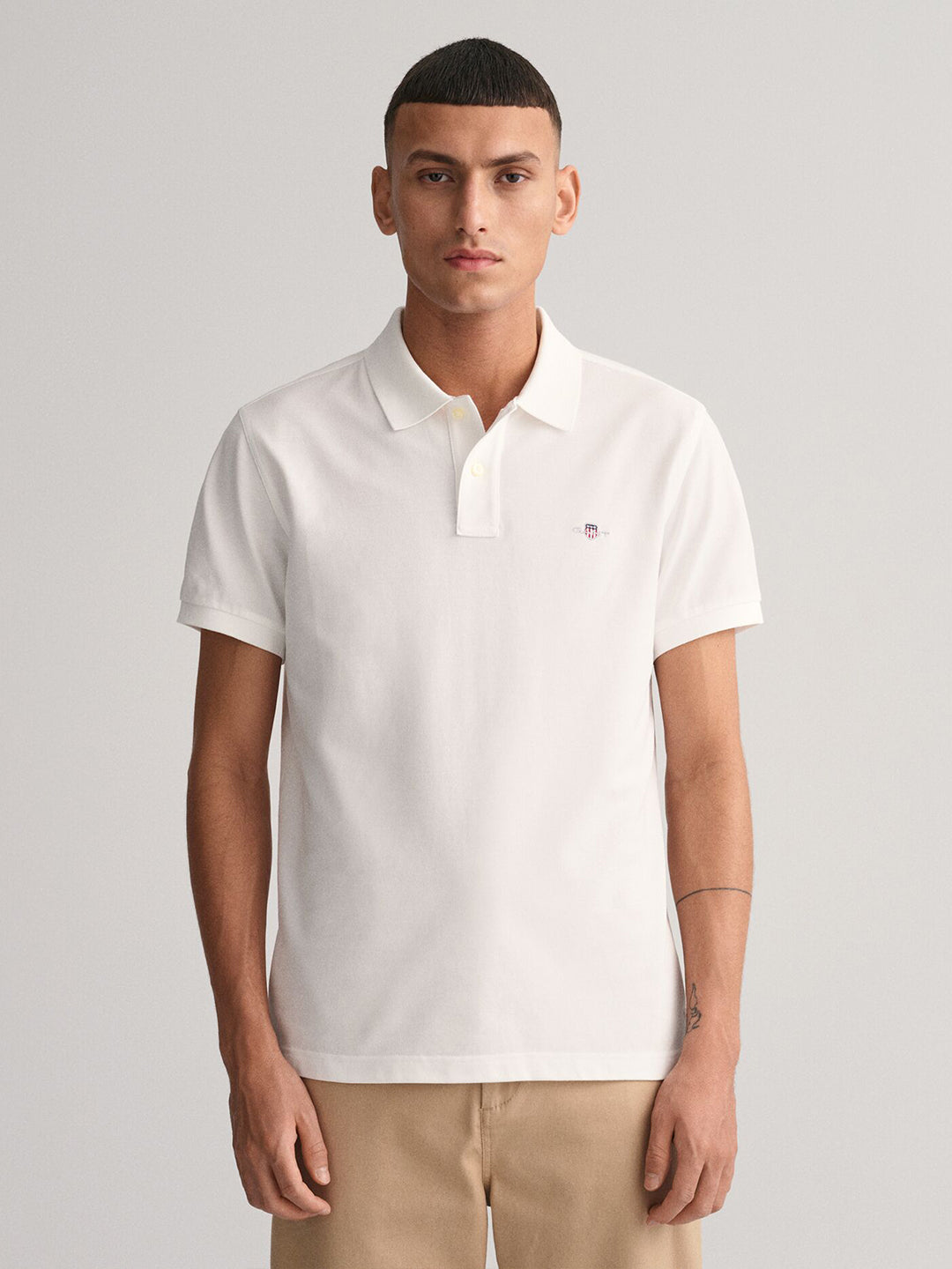 Gant Men White Solid Collared Short Sleeves Polo Tshirt