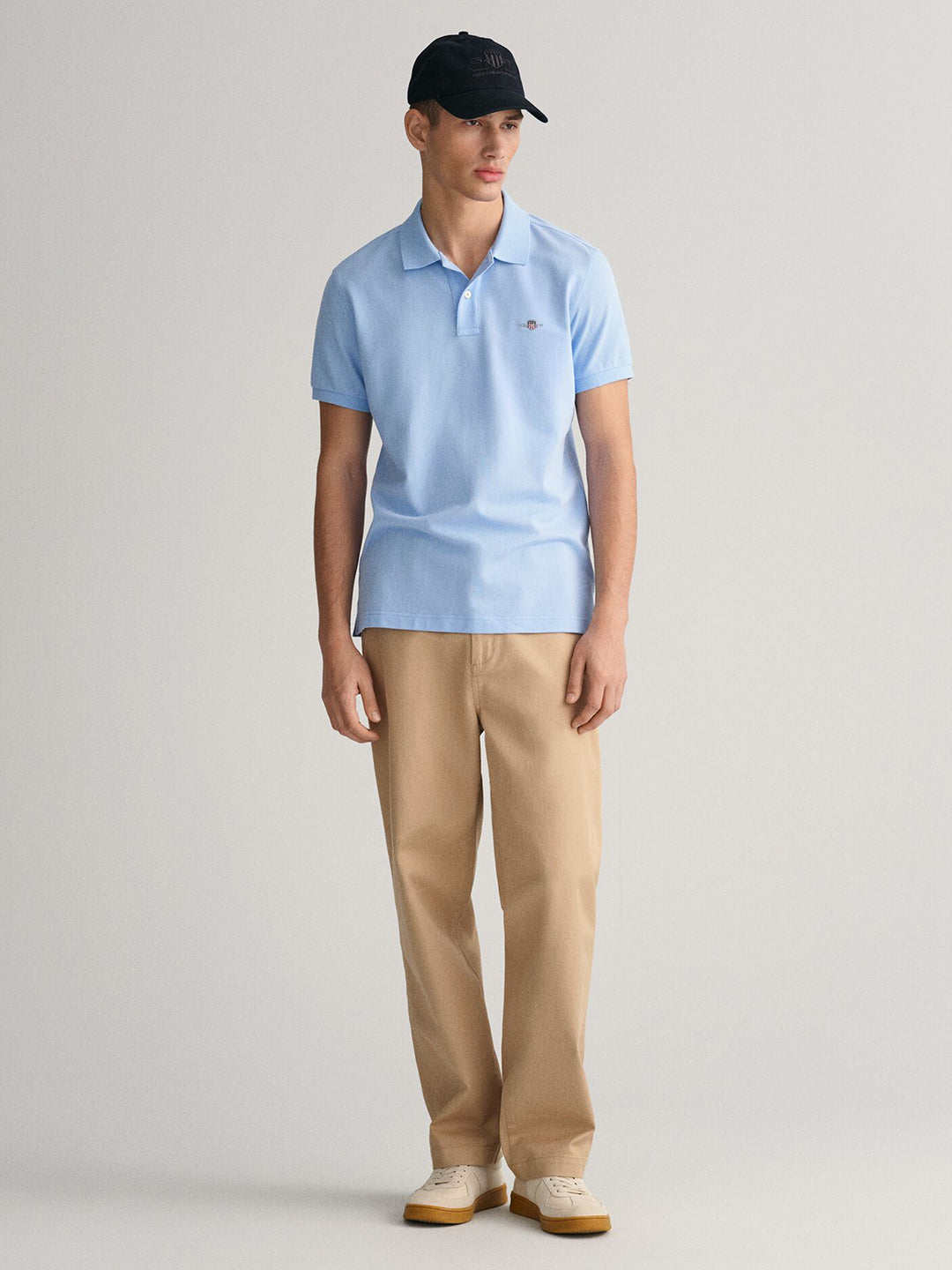 Gant Men Blue Solid Collared Short Sleeves Polo Tshirt