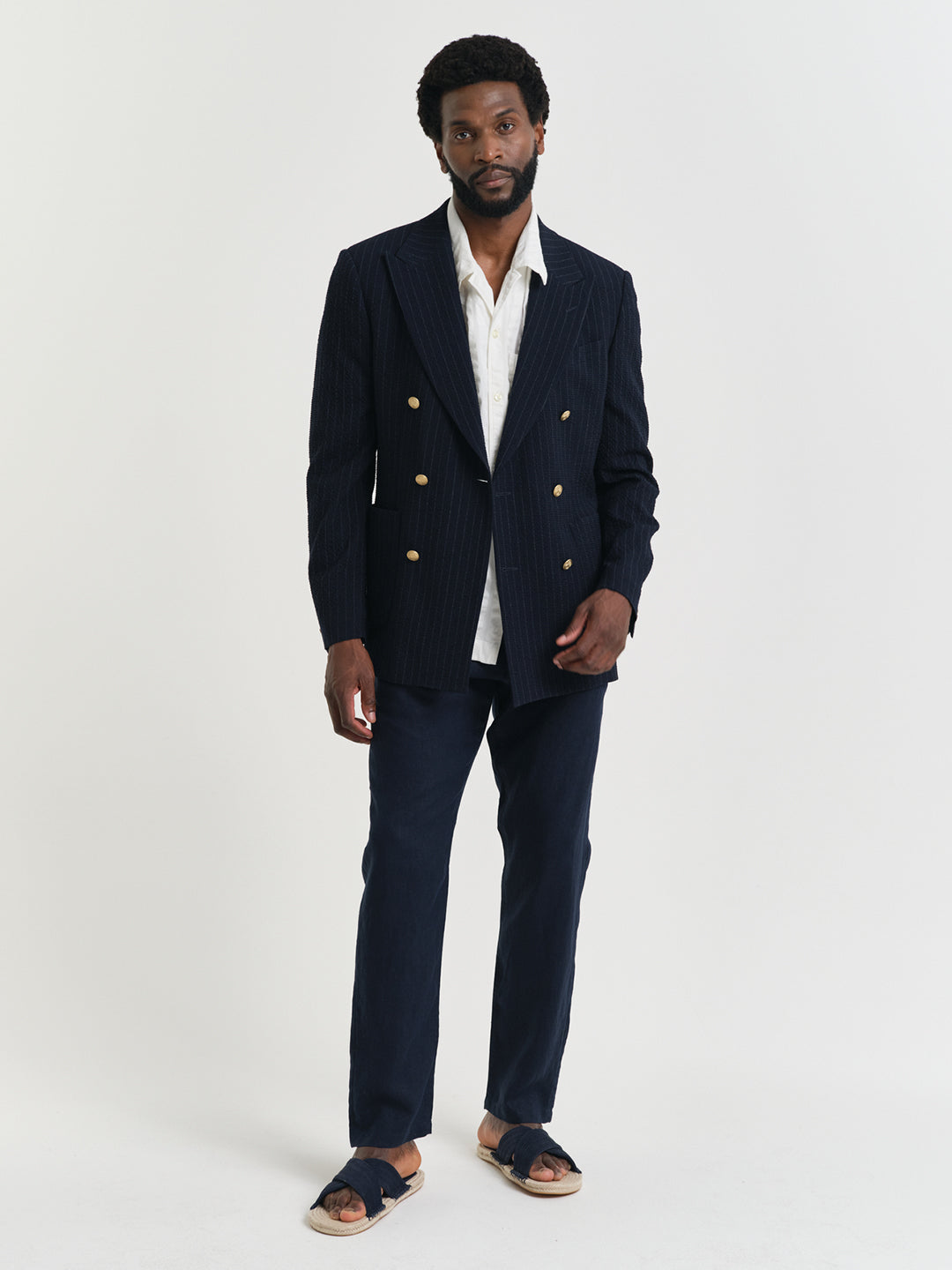 Gant Men Blue Relaxed Fit Solid Linen Trouser
