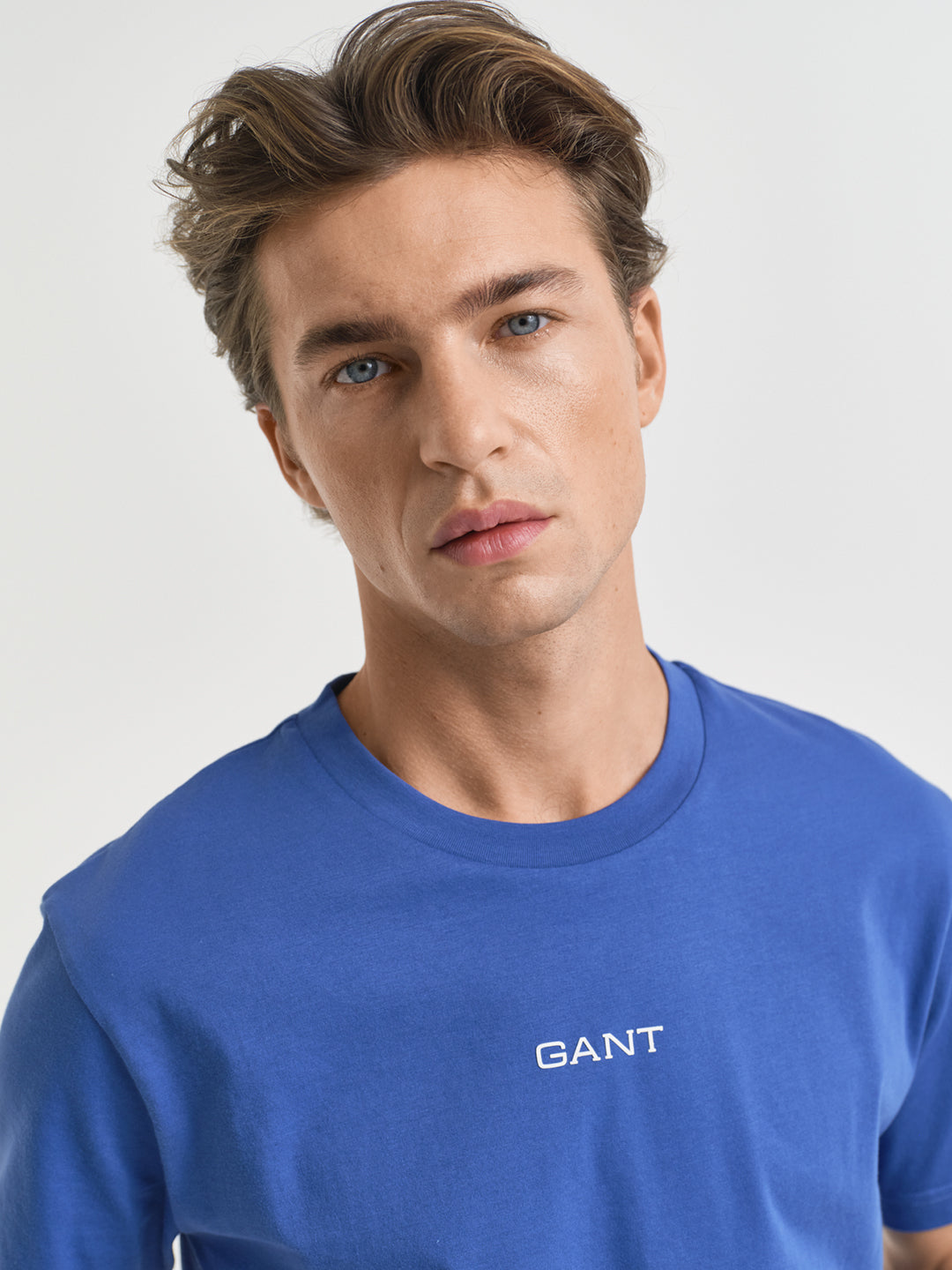 Gant Men Blue Solid Round Neck Short Sleeves T-Shirt