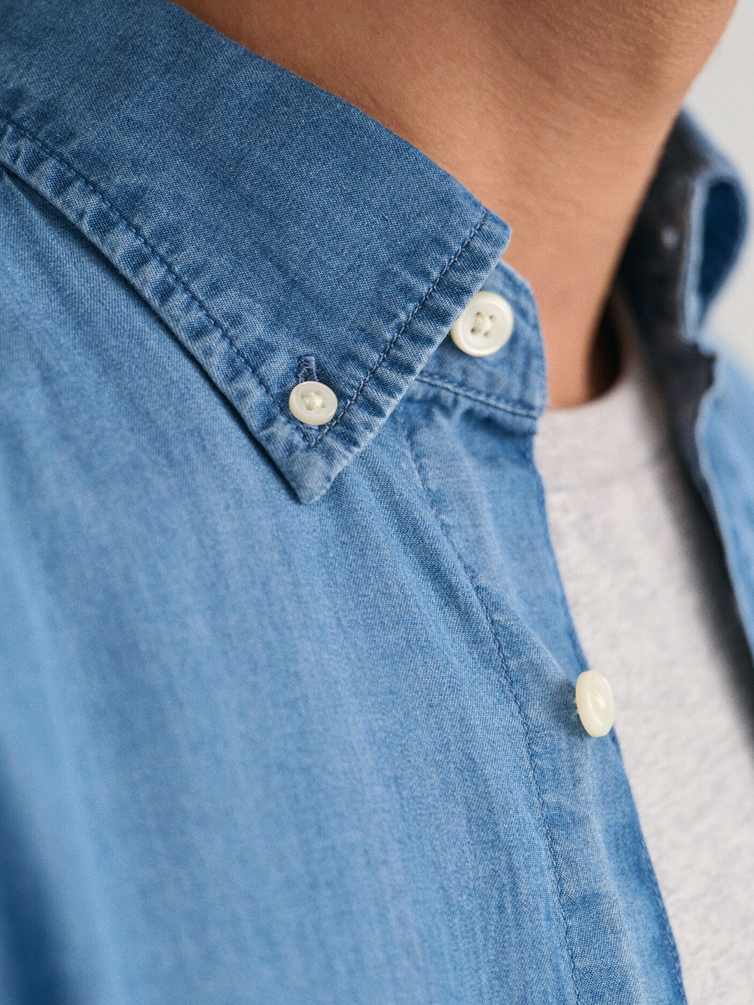 Gant Men Blue Solid Button-Down Collar Full Sleeves Shirt