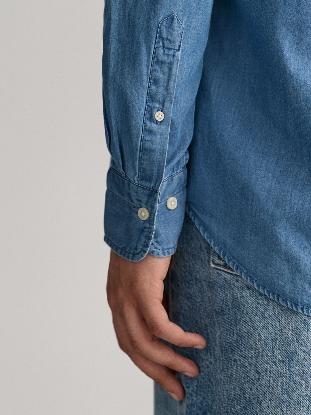 Gant Men Blue Solid Button-Down Collar Full Sleeves Shirt