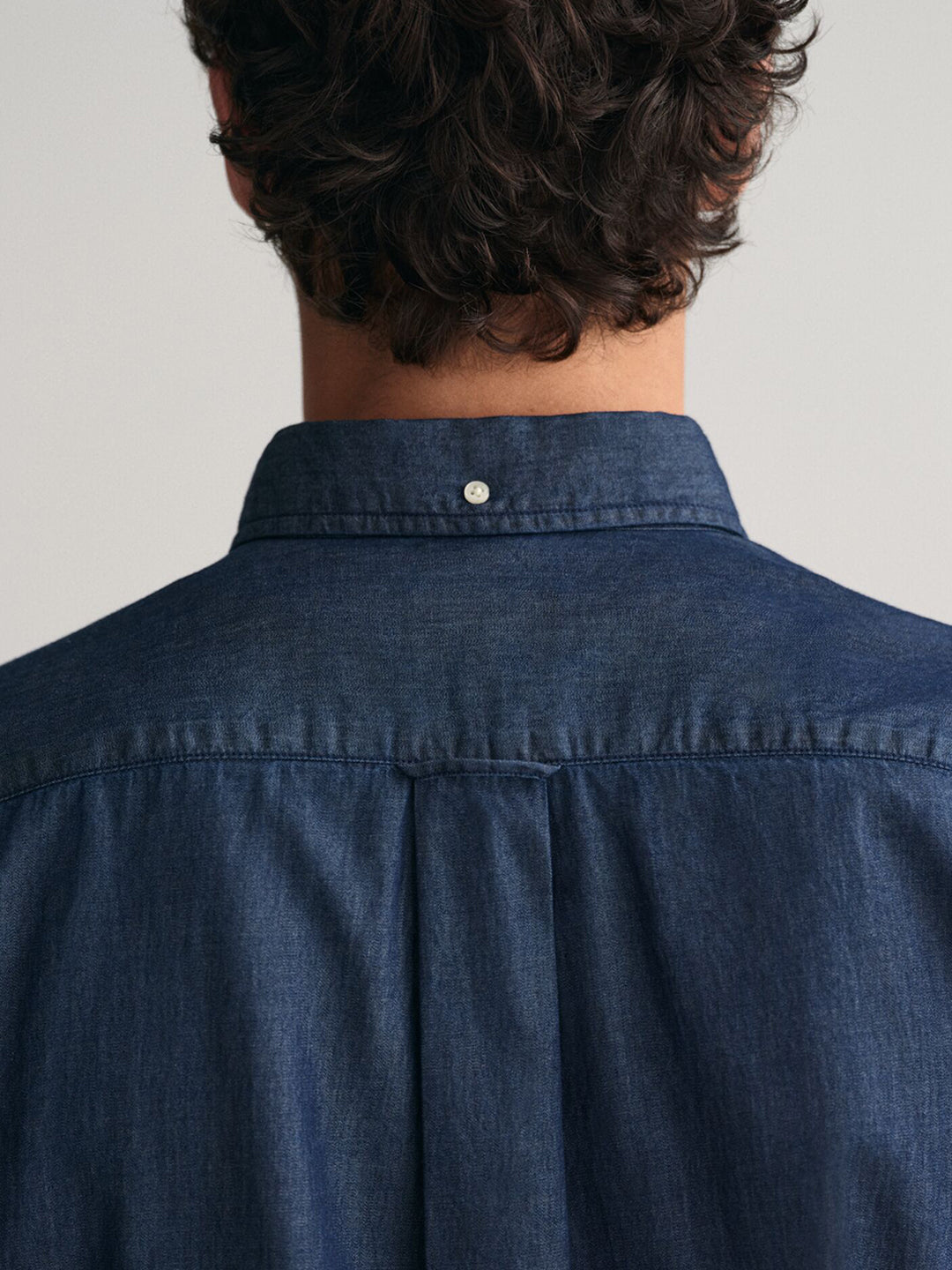 Gant Men Blue Solid Button-Down Collar Full Sleeves Shirt
