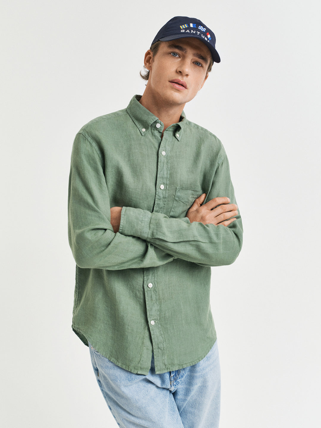 Gant Men Green Regular Fit Solid Linen Shirt