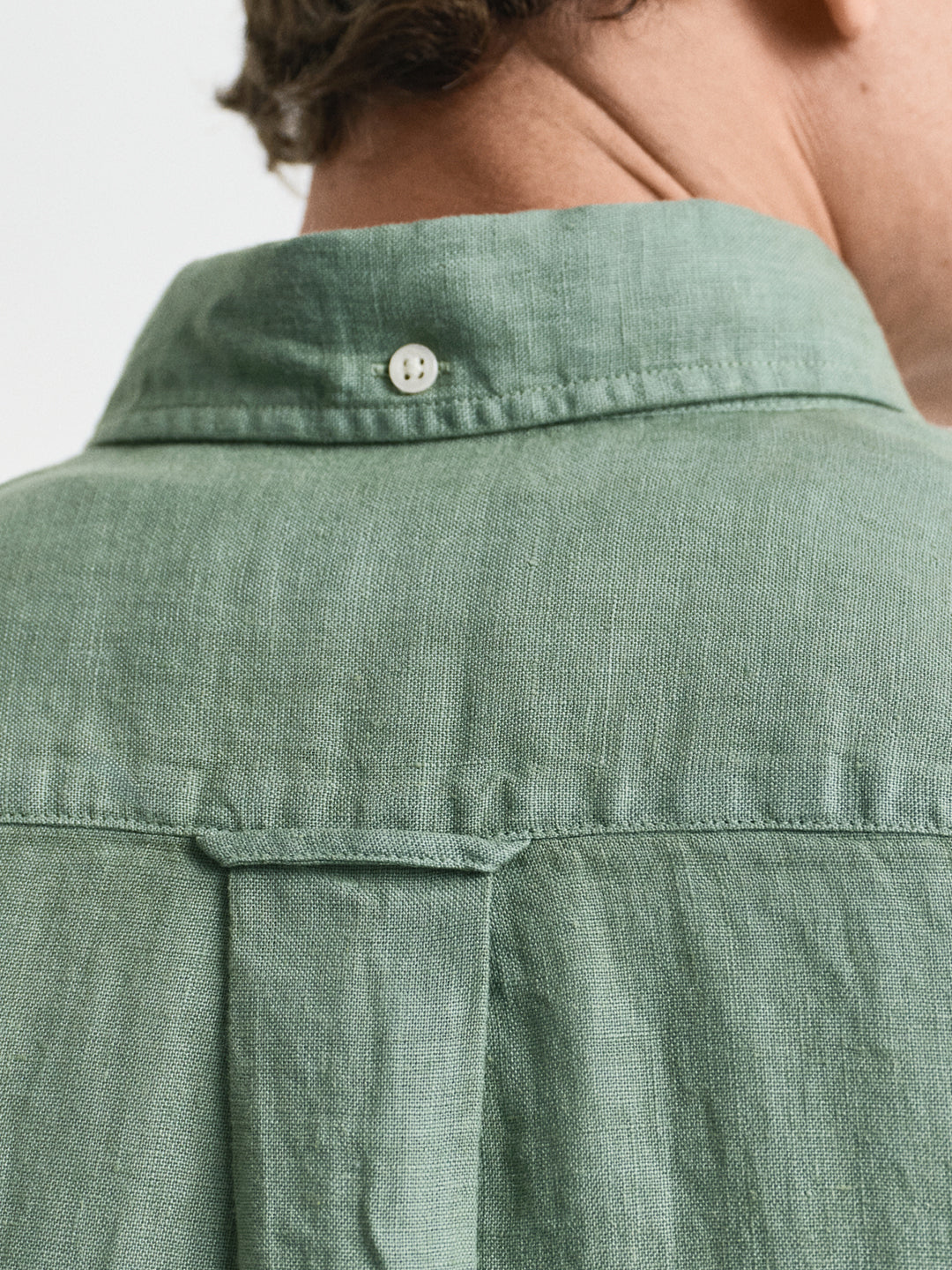 Gant Men Green Regular Fit Solid Linen Shirt