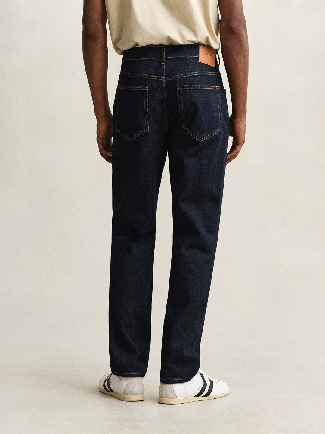 Gant Men Navy Blue Solid Stretchable Regular Fit Jeans